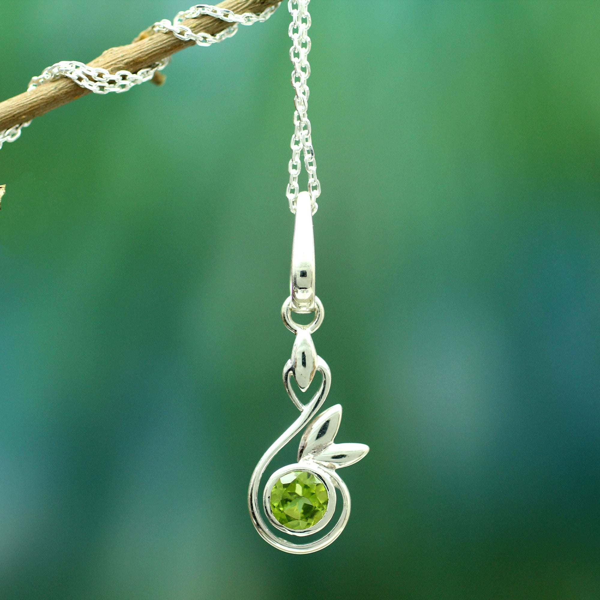 Premium Peridot Silver Necklace – Modern Indian Jewelry