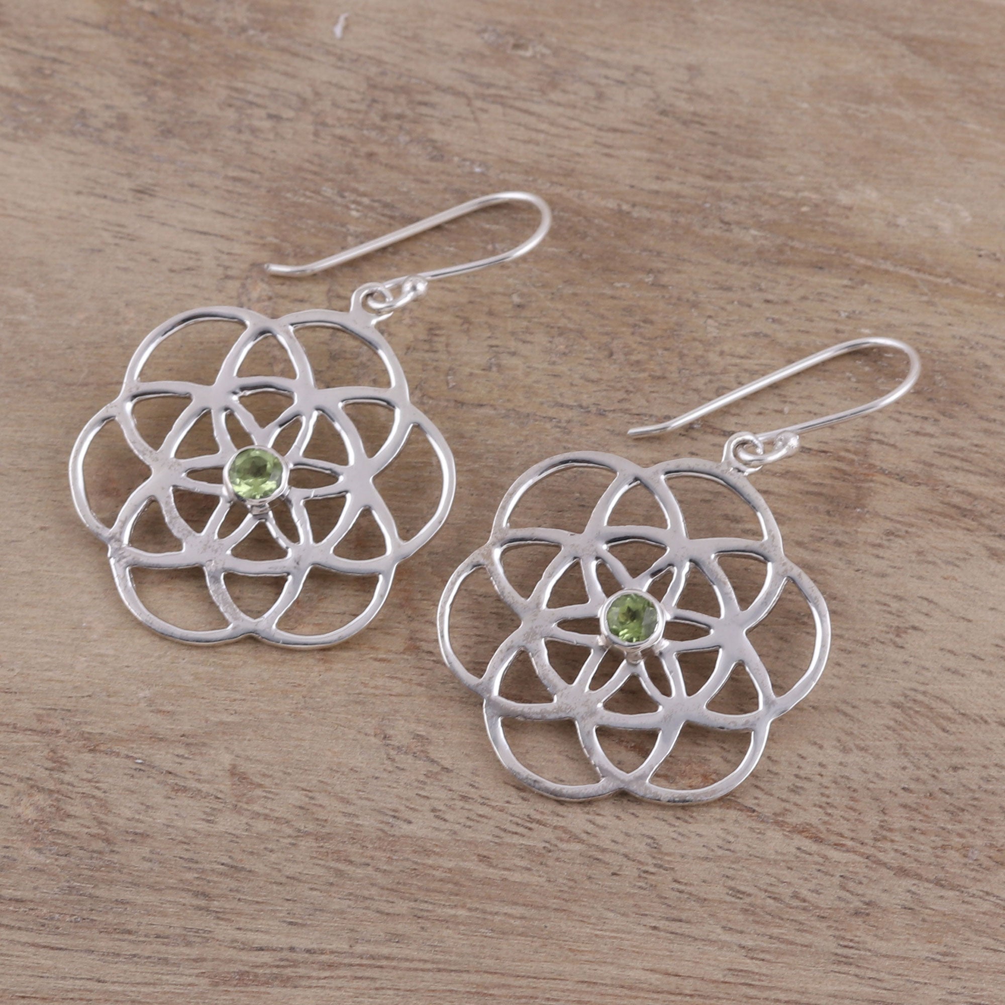 Premium Sterling Silver Peridot Molecular Dangle Earrings – Ultimate Elegance