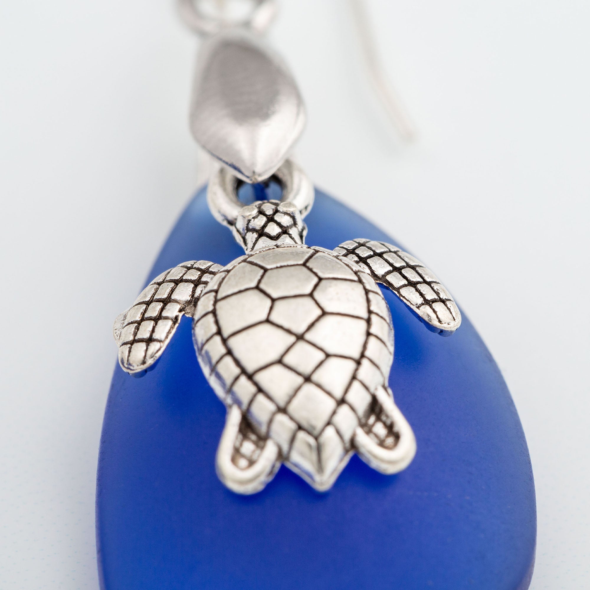 Premium Sea Turtle Sea Glass Earrings – Ultimate Style Statement