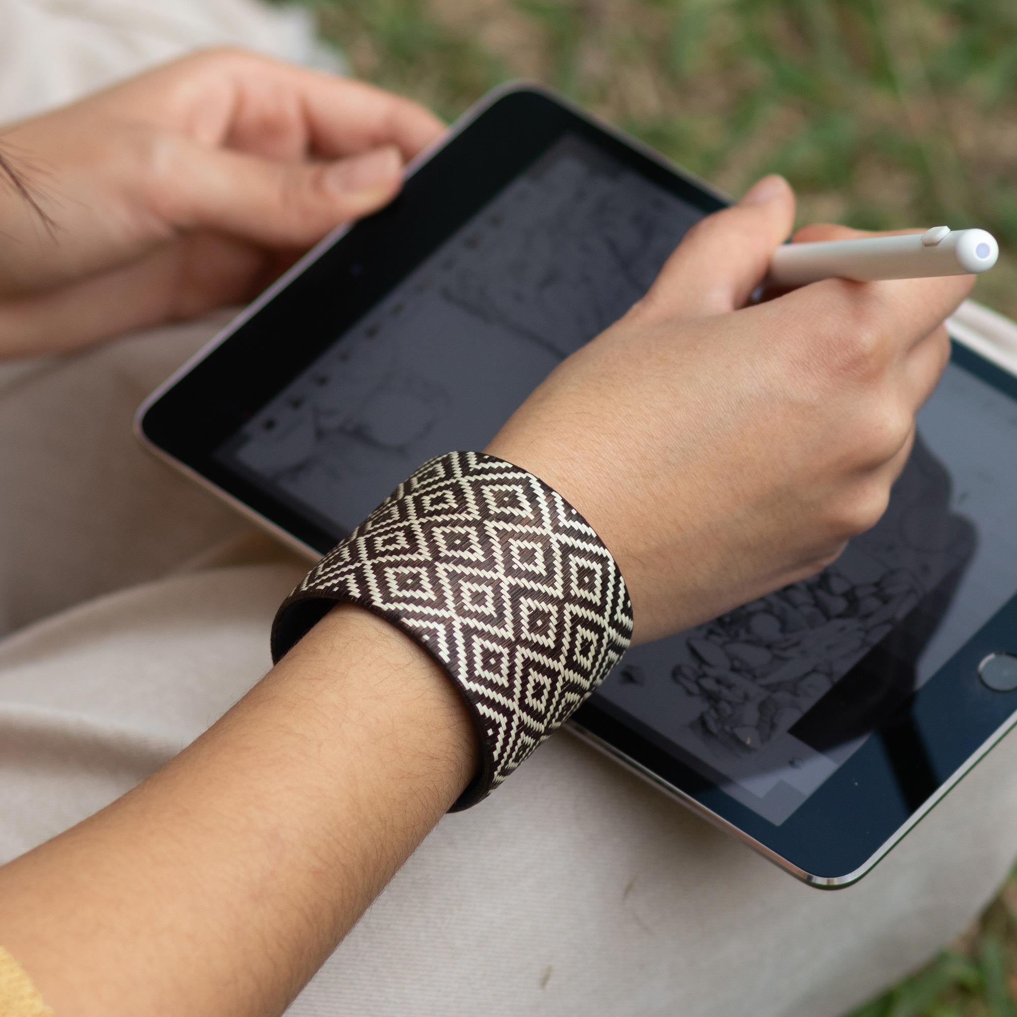 Premium Handwoven Natural Fiber Cuff Bracelet - Ultimate Boho Style