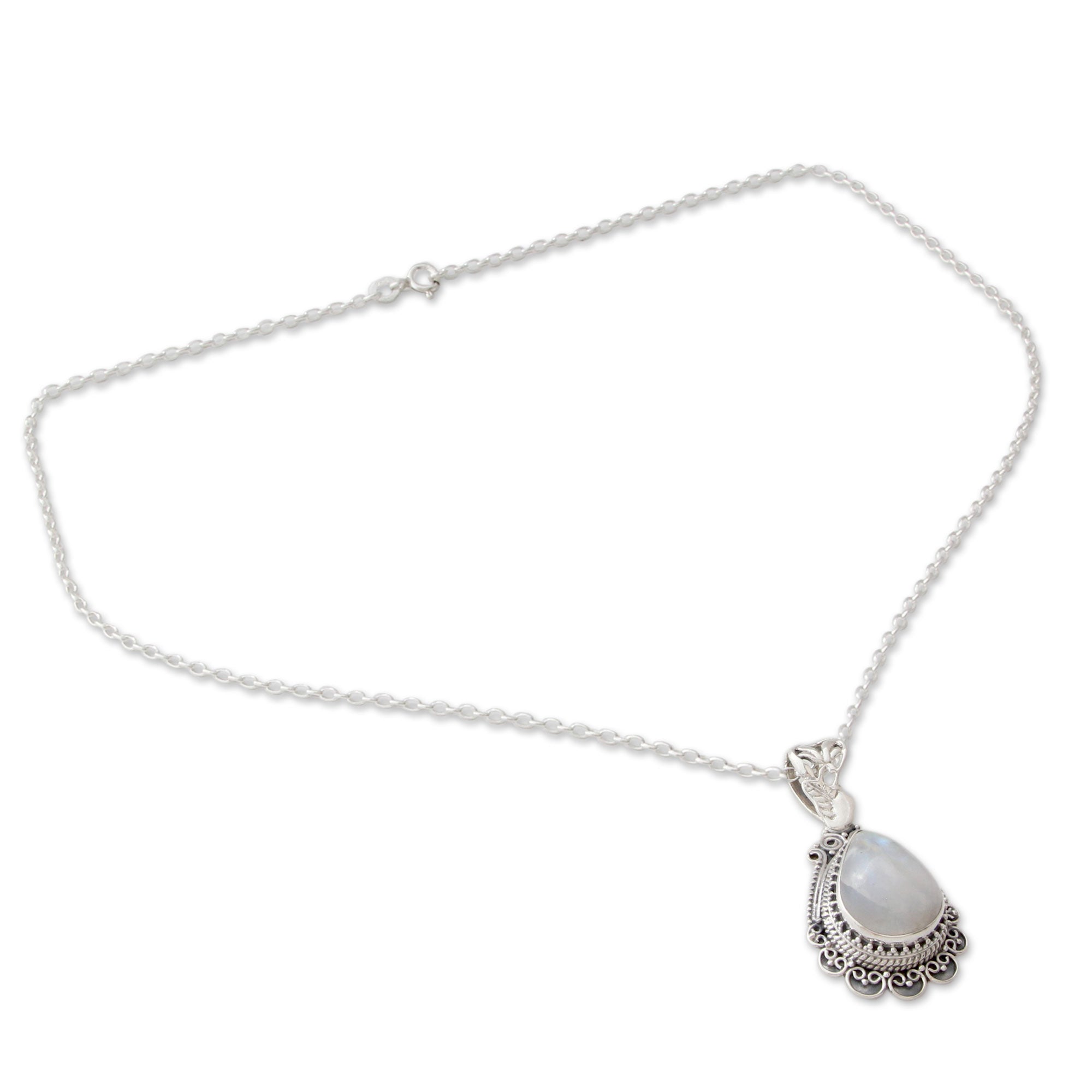 Premium Moonstone Pendant Necklace - Mystical Elegance