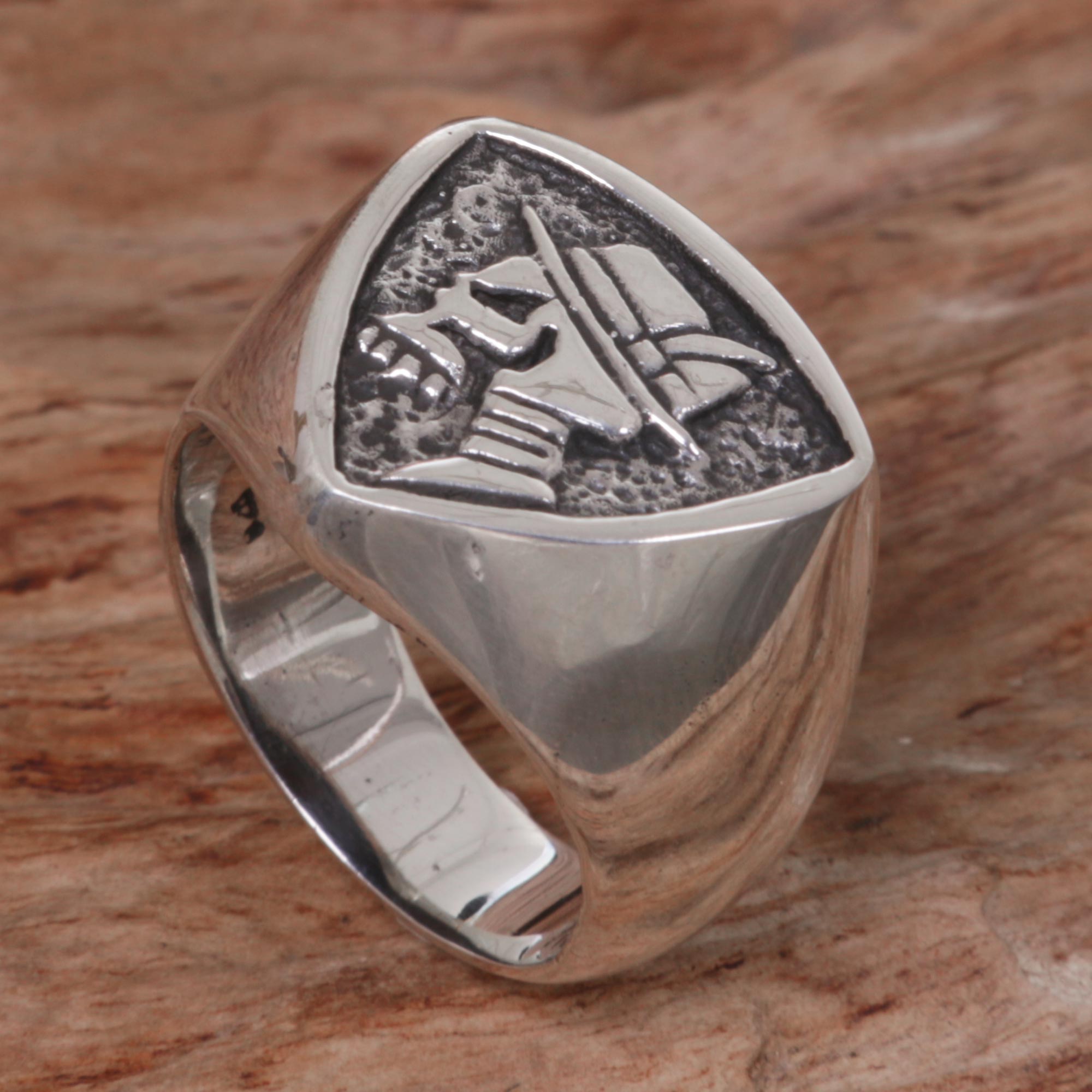 Premium Skull Signet Ring – Handcrafted Silver Statement Piece