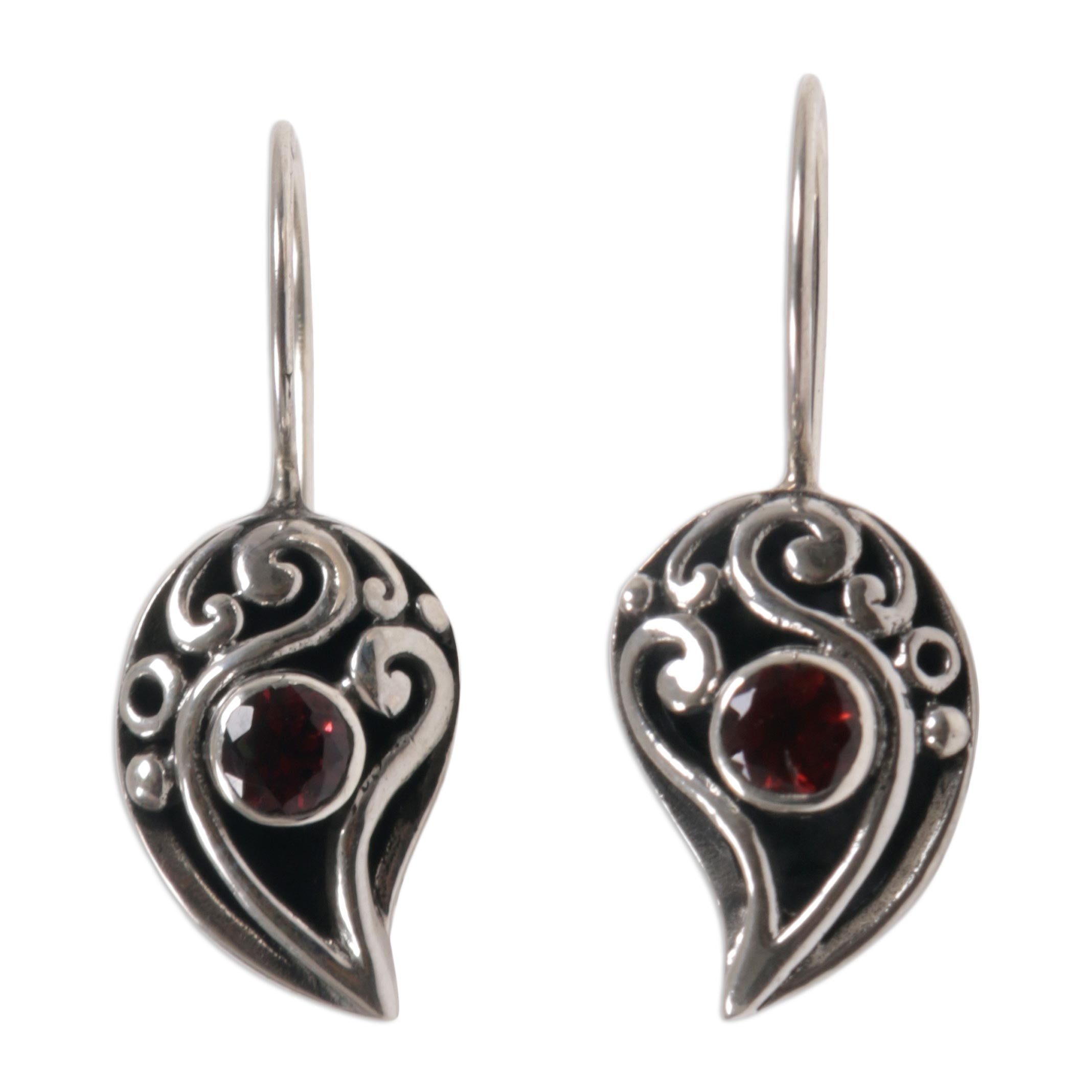 Premium Dancing Dewdrops Sterling Silver Garnet Earrings – Ultimate Elegance