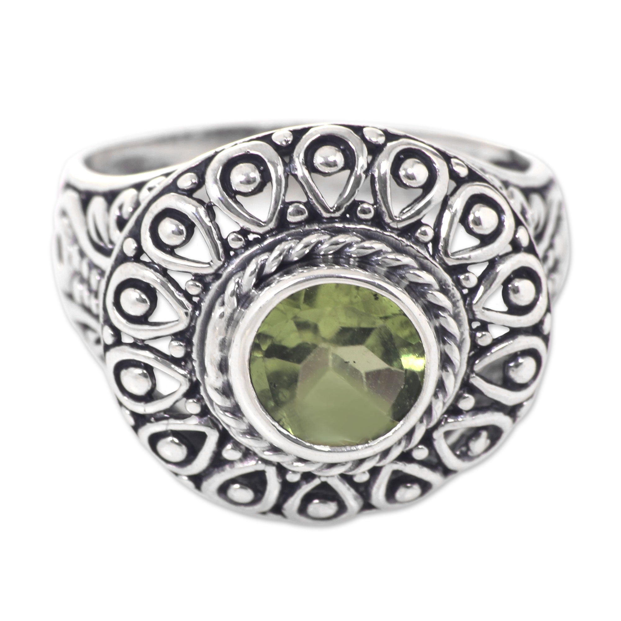 Premium Jatiluwih Peridot & Sterling Silver Artisan Ring – Bali Inspired Elegance