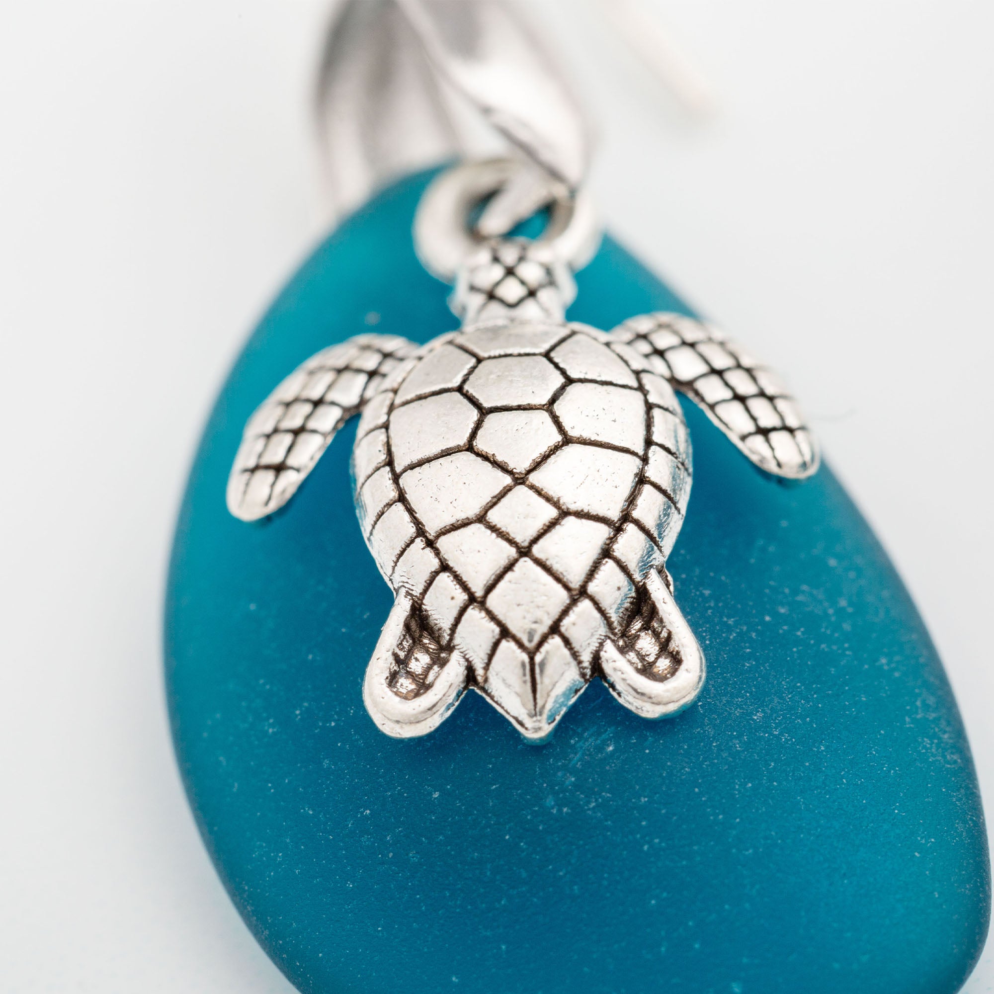 Premium Sea Turtle Sea Glass Earrings – Ultimate Style Statement