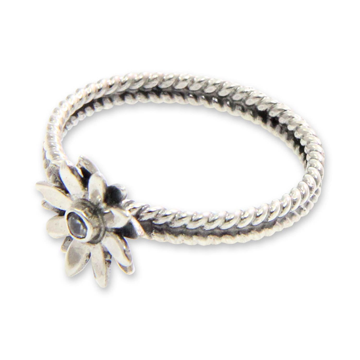 Premium April Daisy Ring – Sterling Silver & Cubic Zirconia Blossom