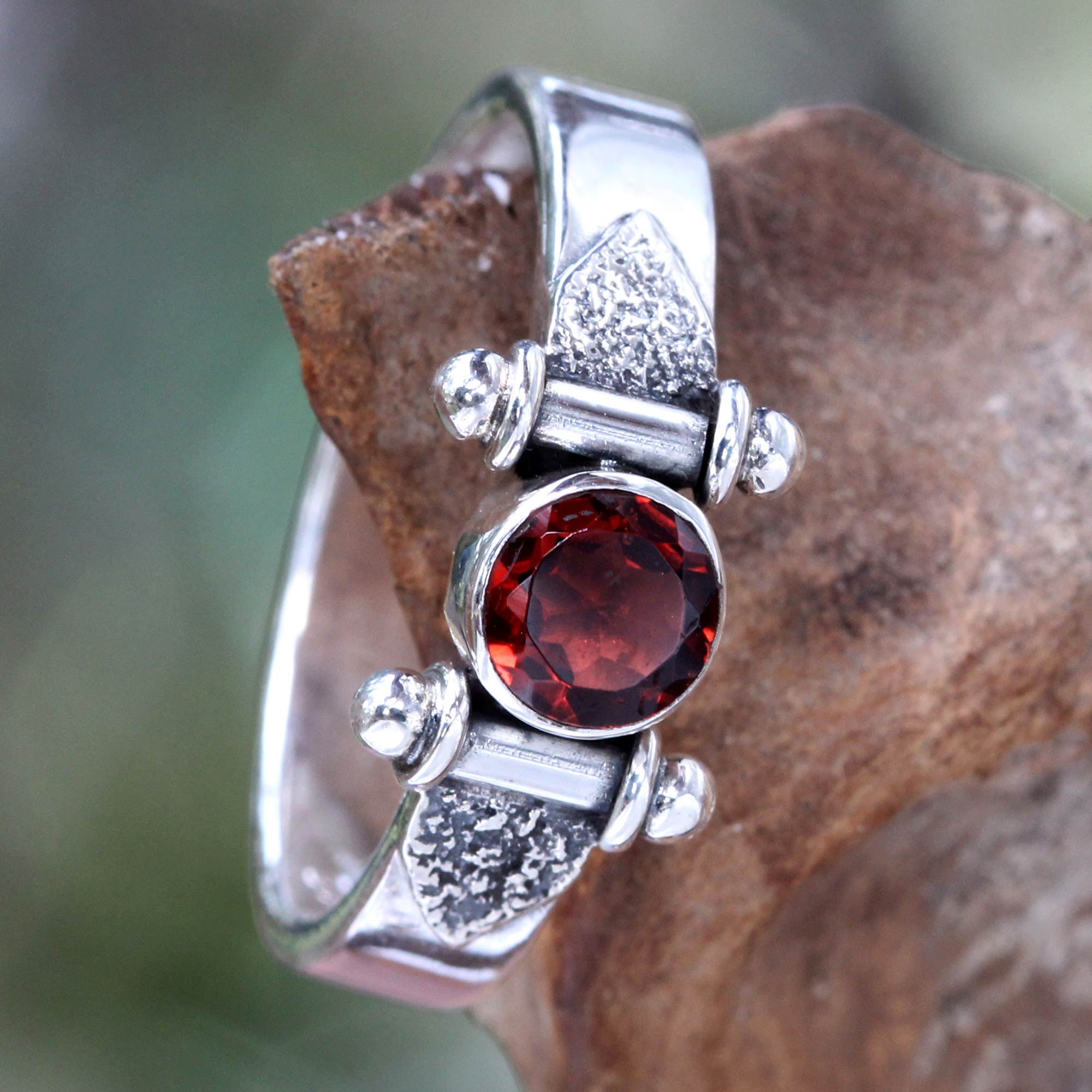 Premium Mystical Eye Silver & Garnet Solitaire Ring – Ultimate Elegance