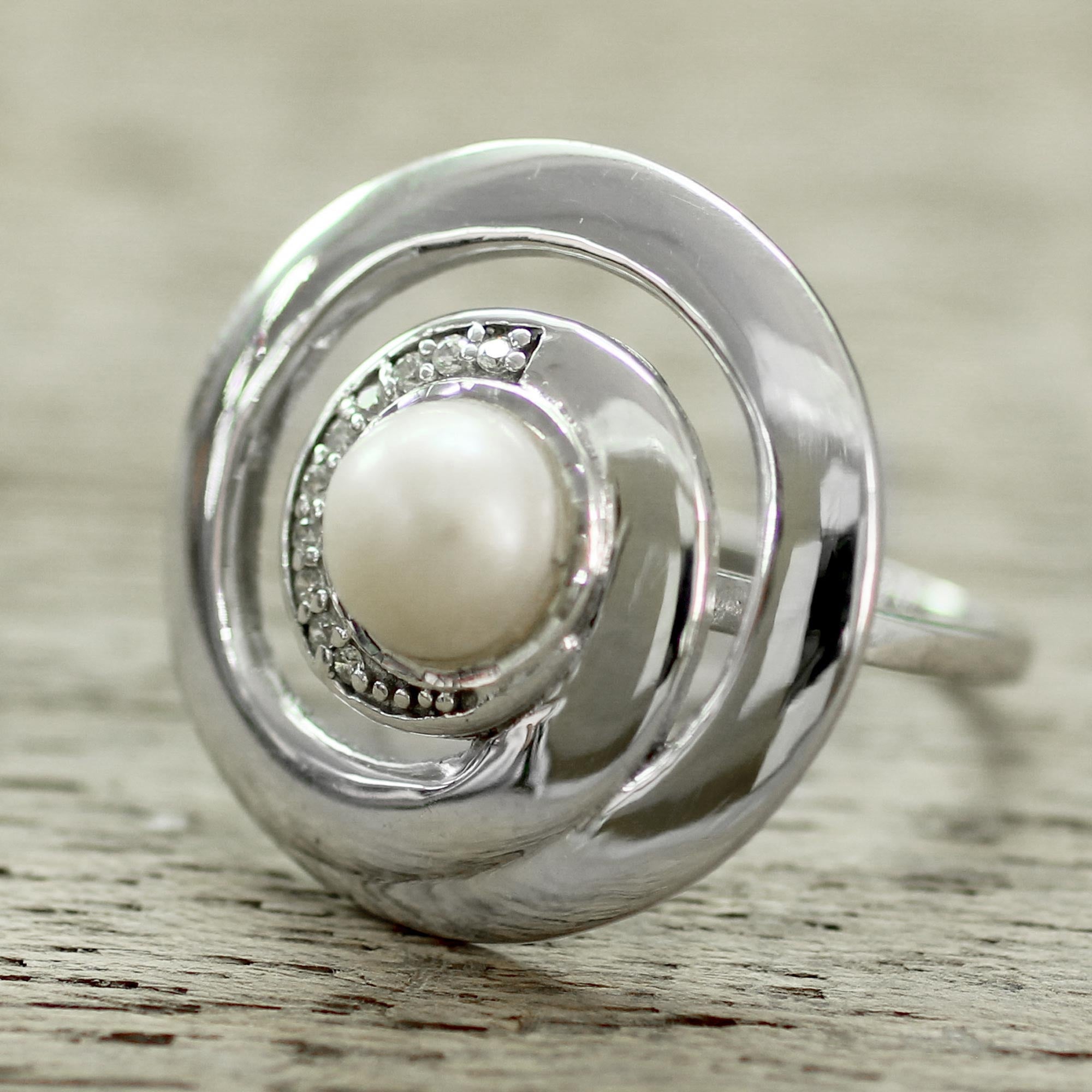 Premium Elegance: Contemporary Silver Pearl Ring with Cubic Zirconia