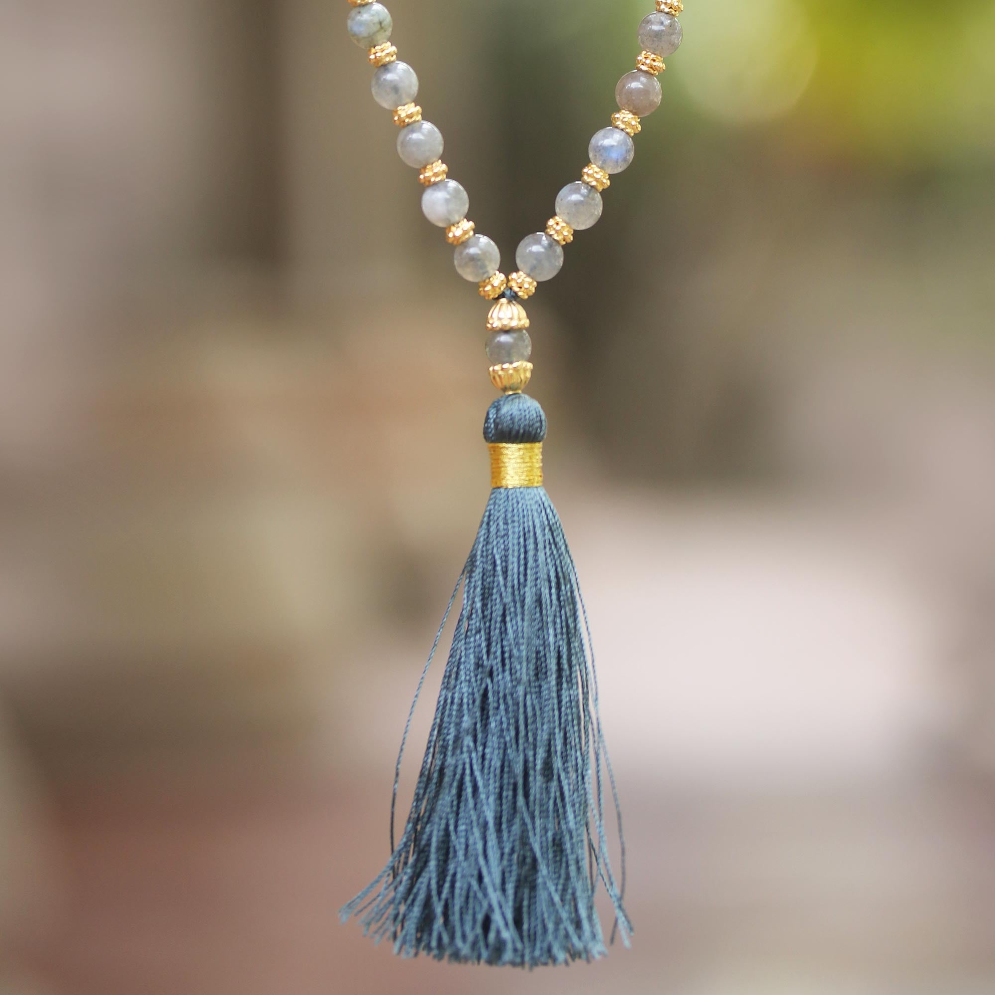 Premium Harmony Gold Labradorite & Wood Beaded Pendant Necklace - Bohemian Elegance