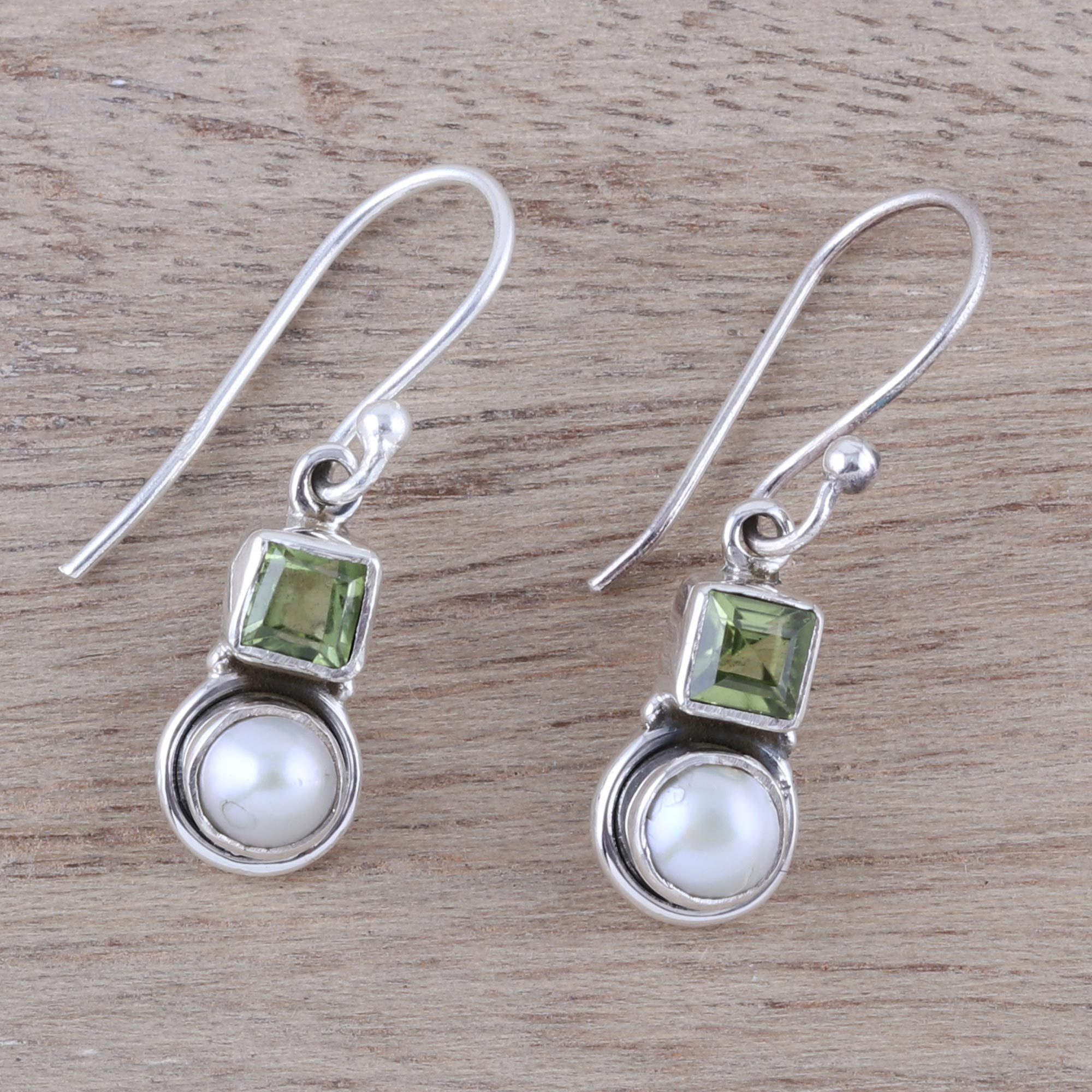 Premium Moonglow Garden Peridot Pearl Dangle Earrings - Handmade Elegance