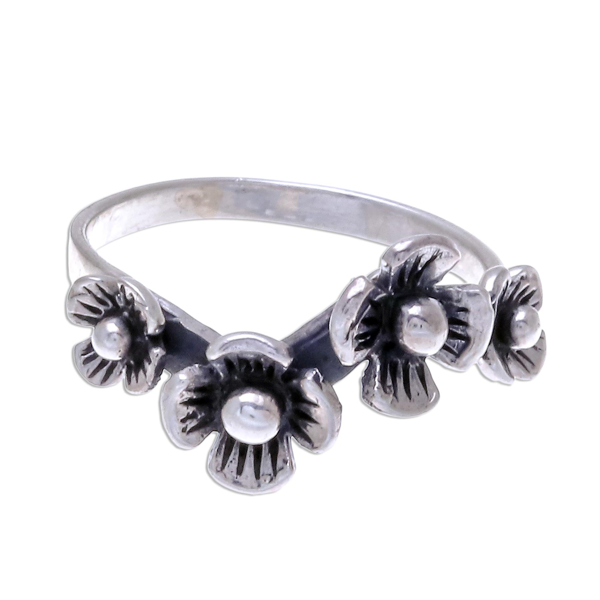 Premium Daisy Quartet Sterling Silver Ring – Modern Floral Design