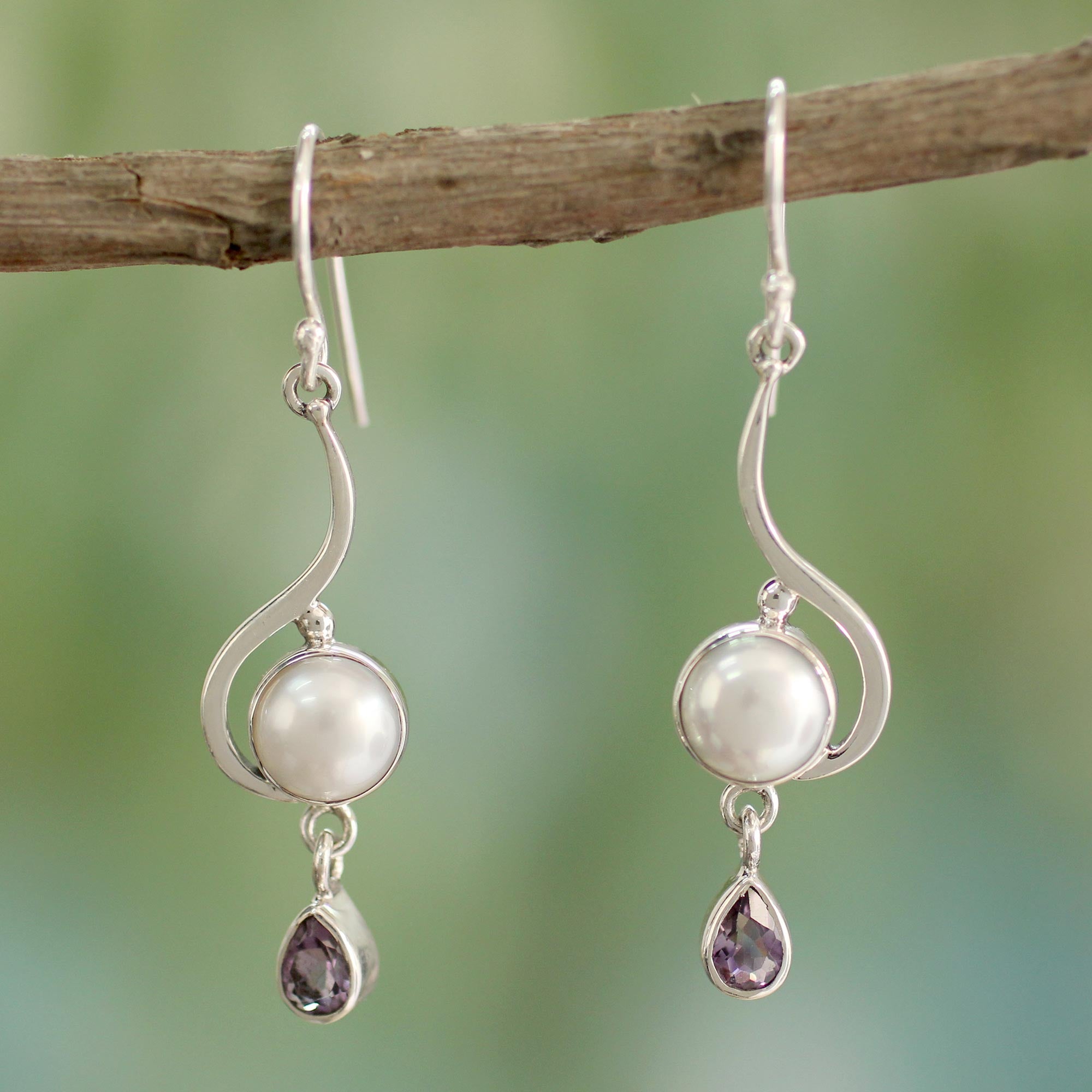 Premium Cloud Sonnet Pearl Earrings with Amethyst Accent