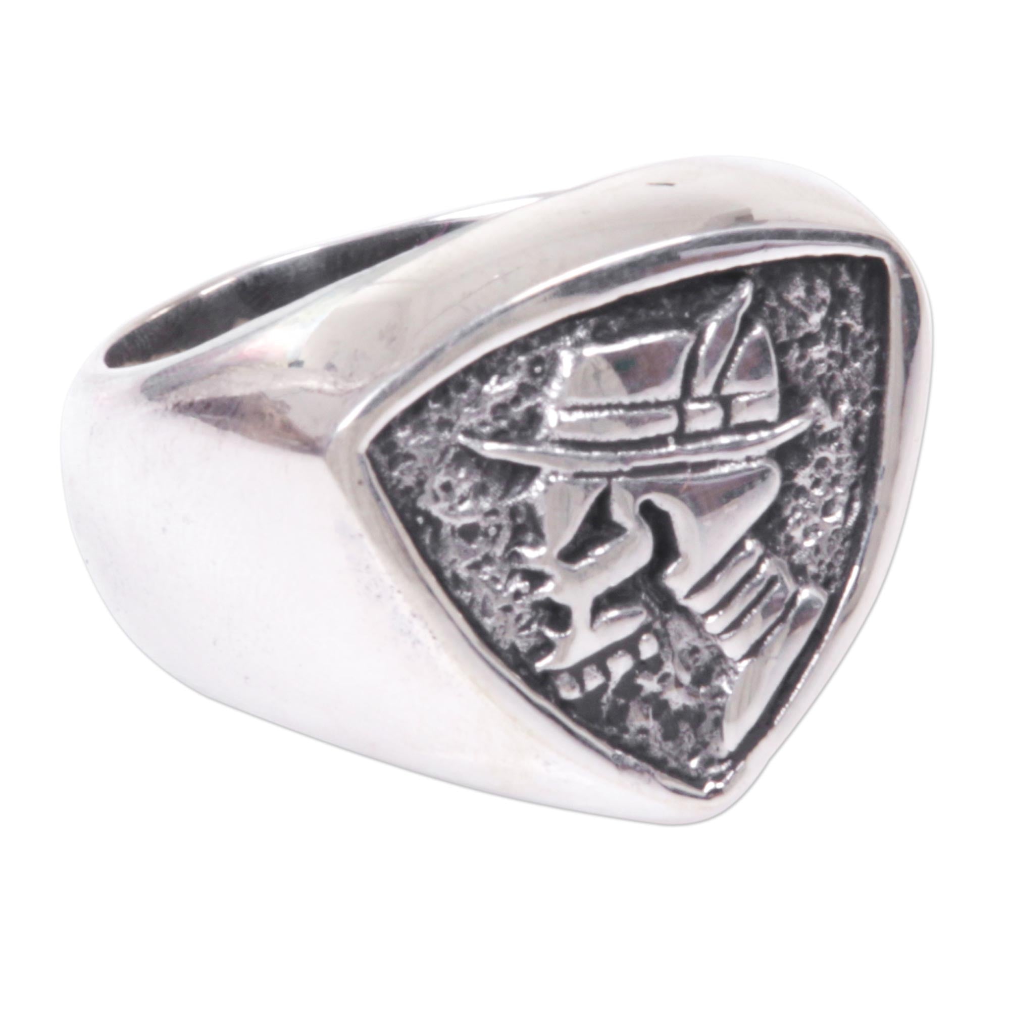 Premium Skull Signet Ring – Handcrafted Silver Statement Piece