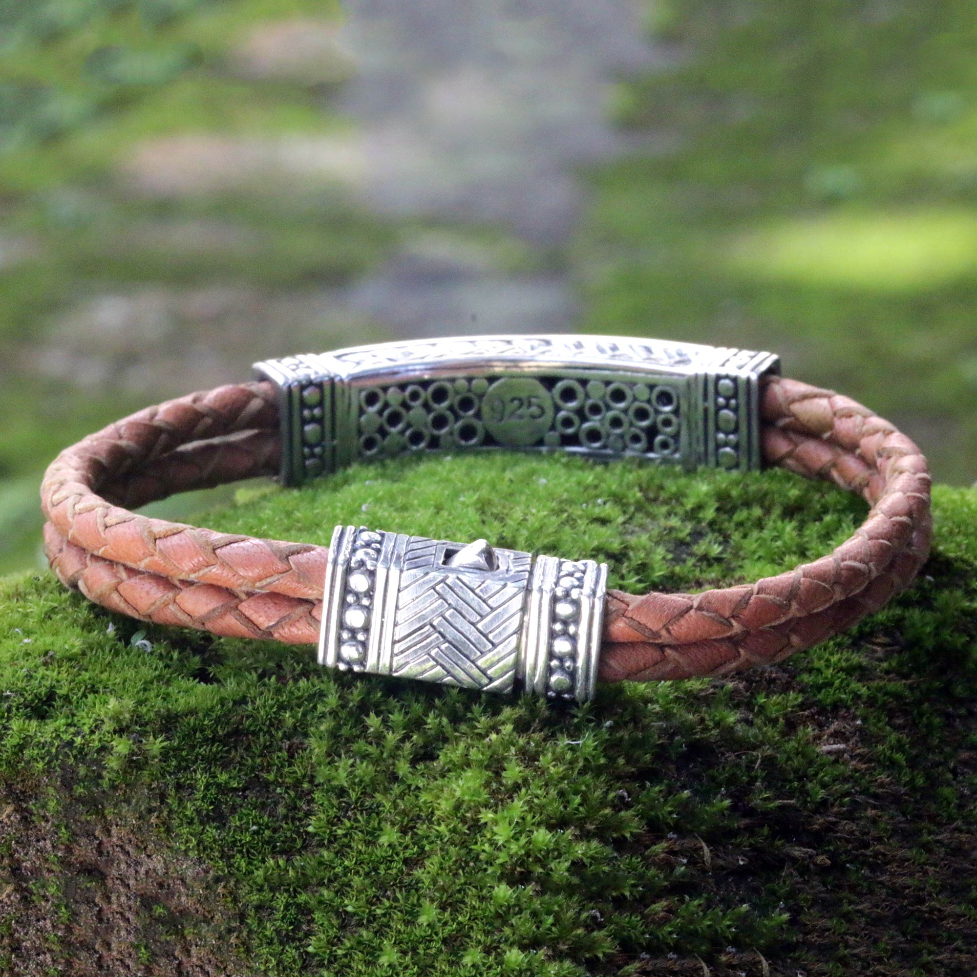 Premium Jakarta Man Sterling Silver & Leather Bracelet - Modern Style