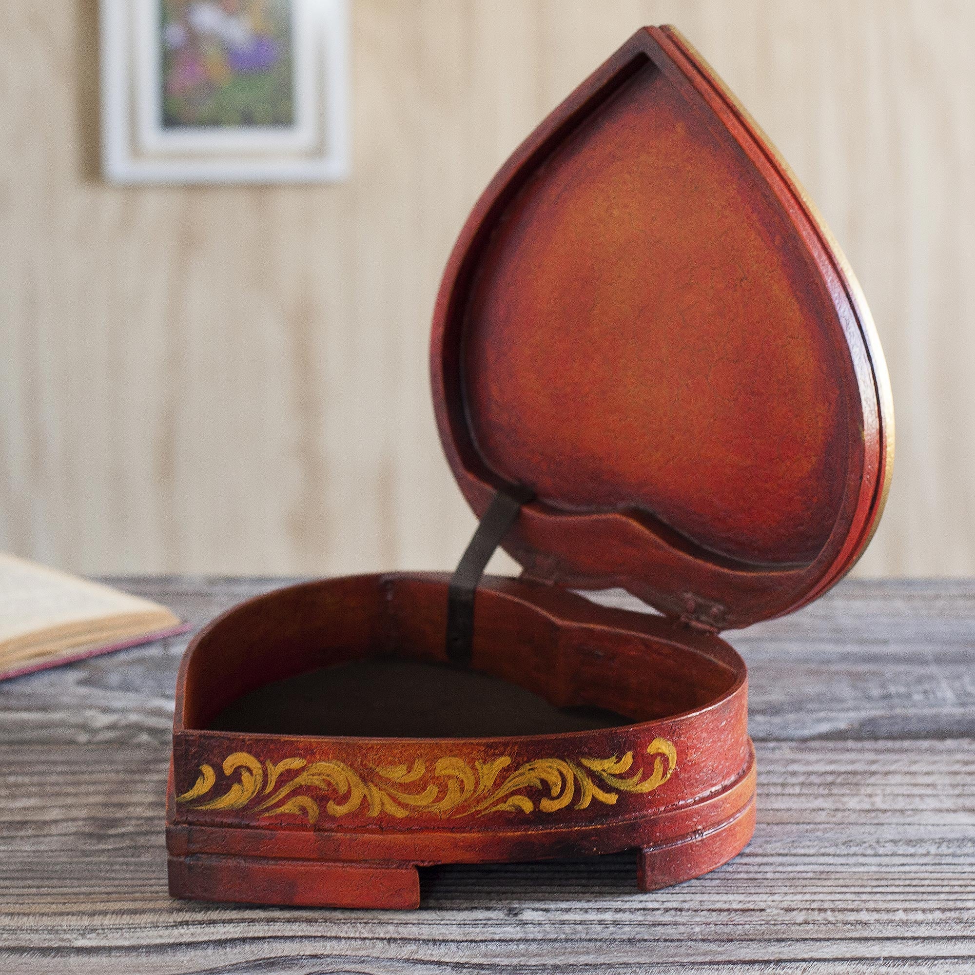 Premium Timeless Love: Handcrafted Heart-Shaped Cedar Jewelry Box for Women