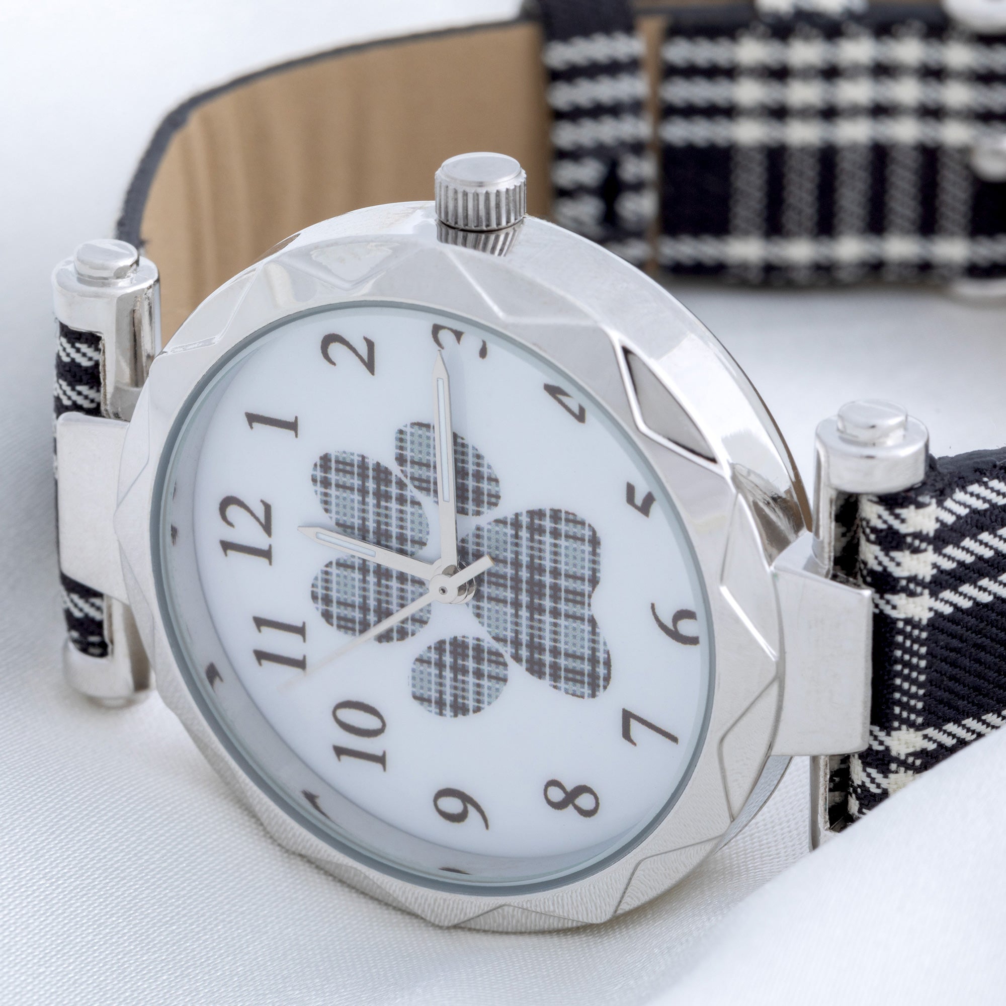 Ultimate Plaid Paw Print Watch - Stylish & Water-Resistant