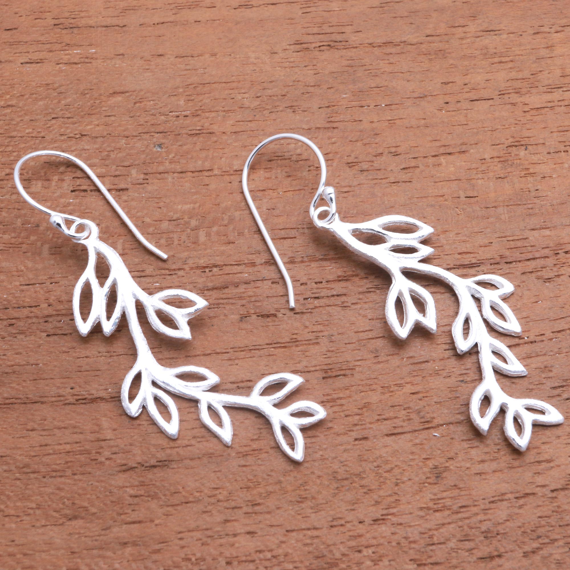 Premium Bali Sterling Silver Leaf Dangle Earrings - Handcrafted Elegance