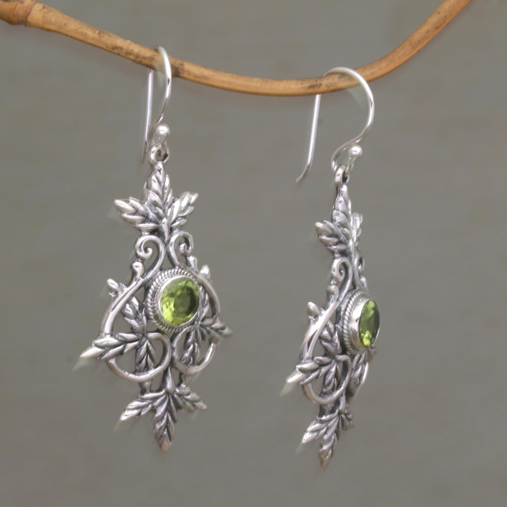 Premium Vintage Peridot & Silver Earrings – Timeless Elegance