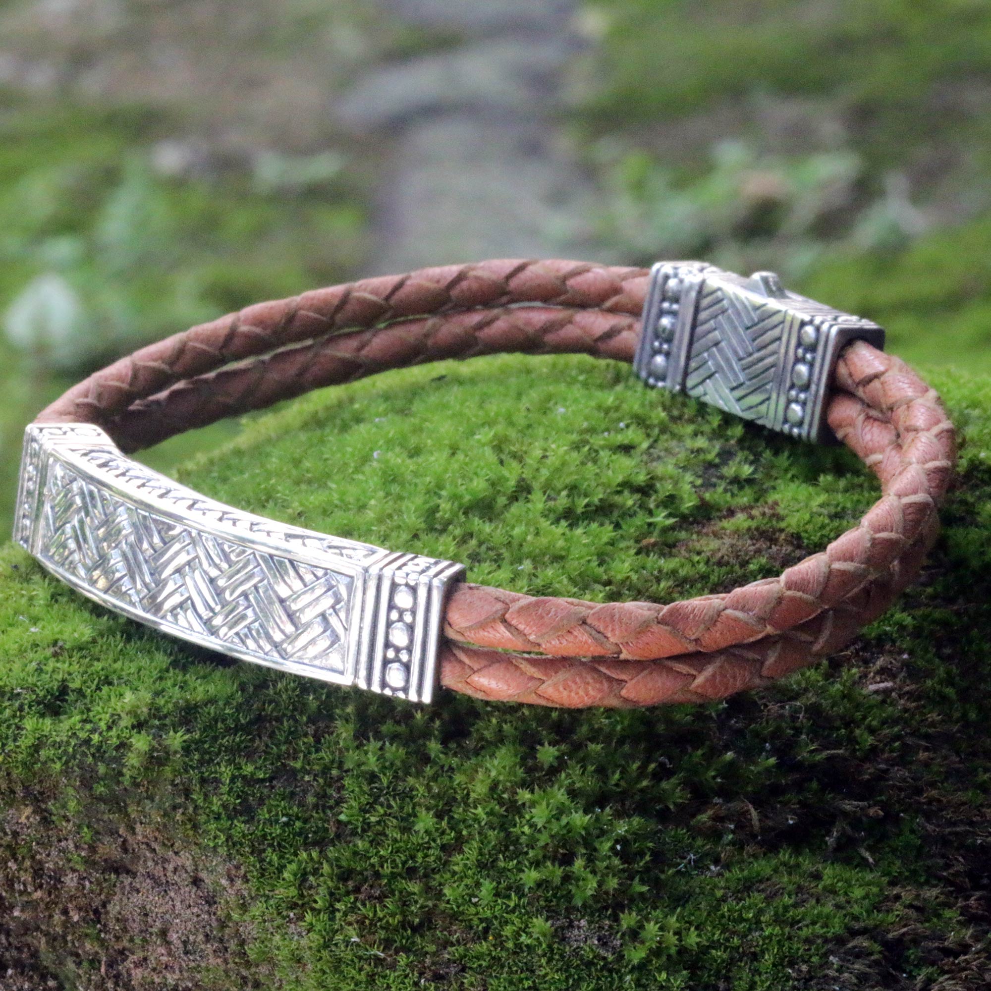 Premium Jakarta Man Sterling Silver & Leather Bracelet - Modern Style