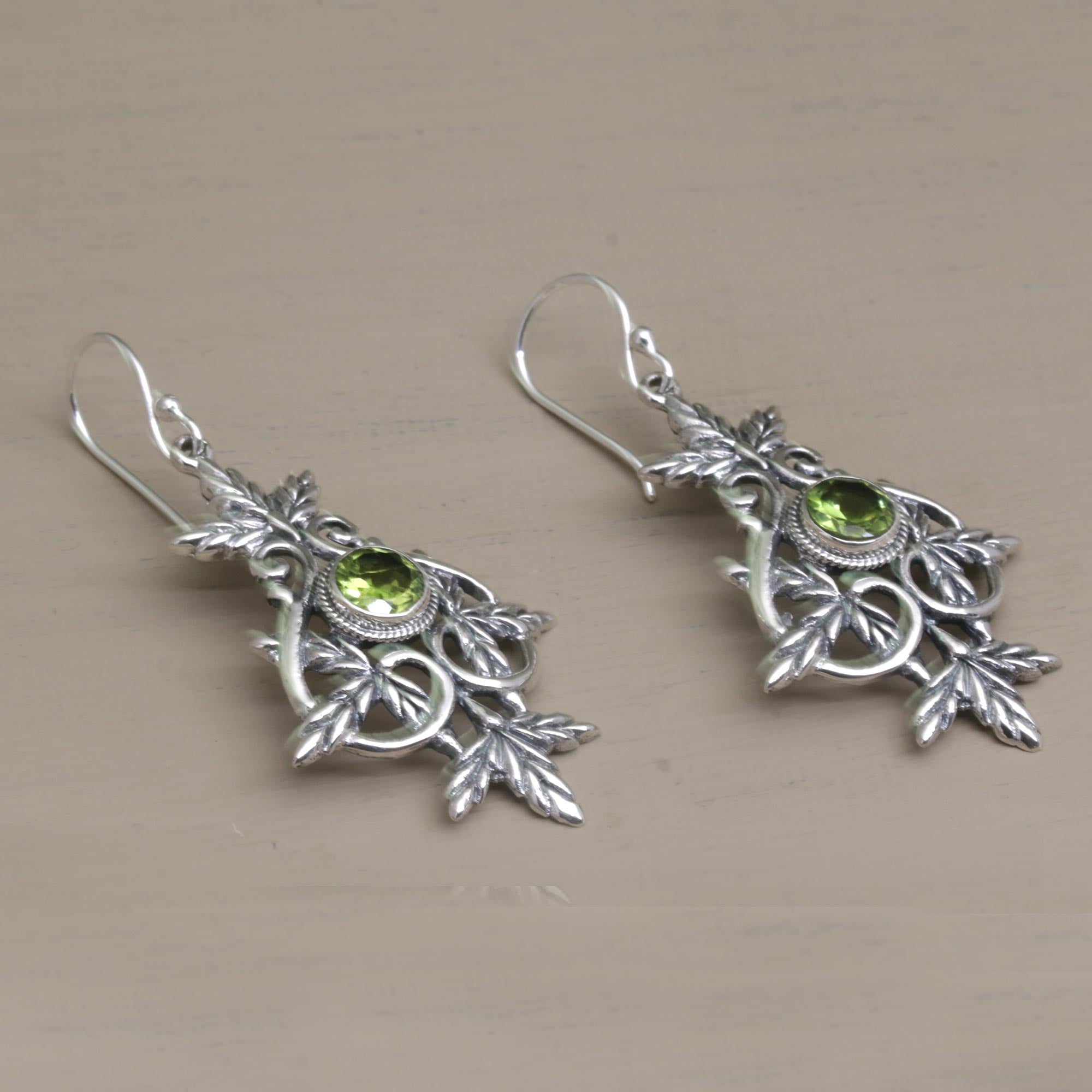 Premium Vintage Peridot & Silver Earrings – Timeless Elegance