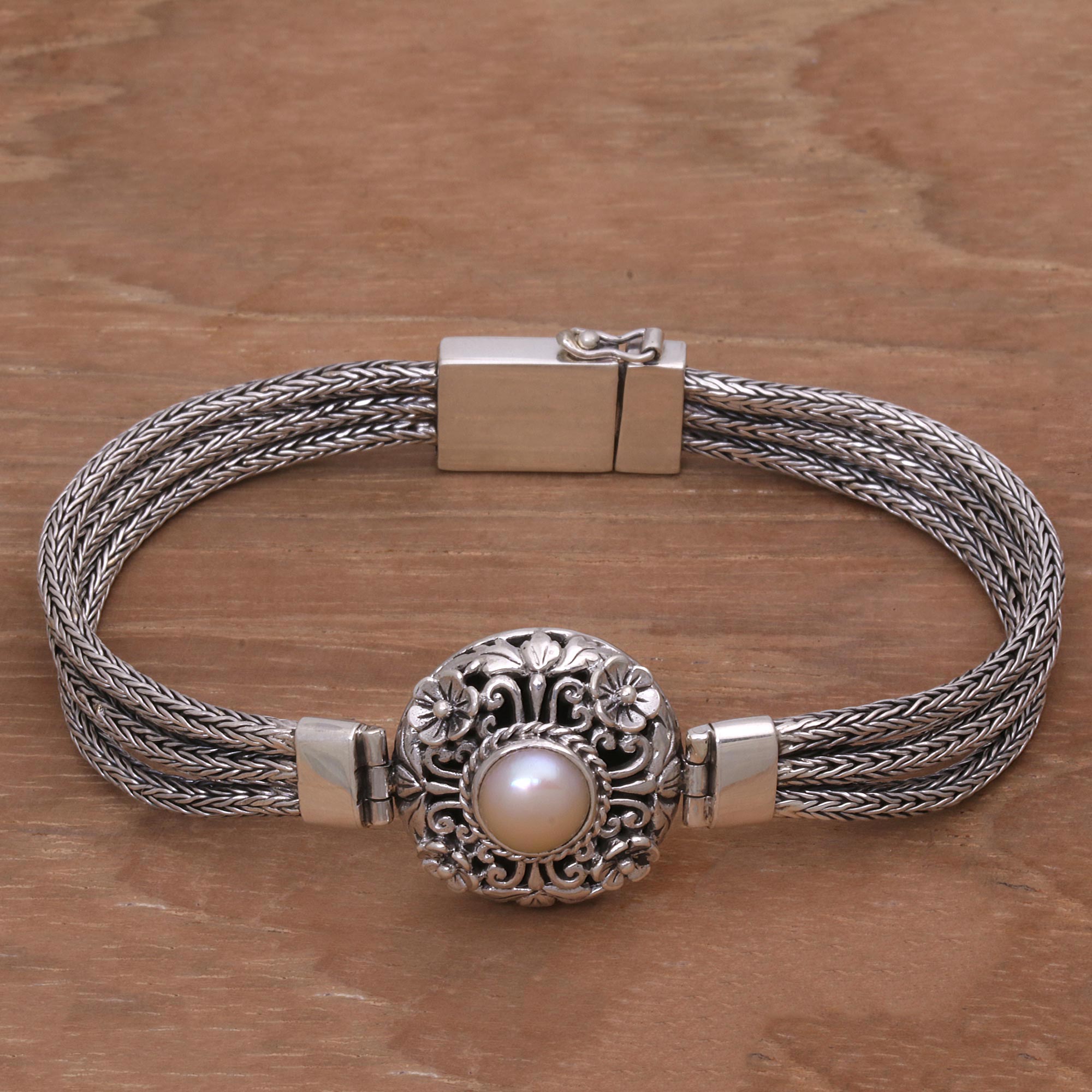 Premium Floral Elegance Pearl & Silver Bracelet