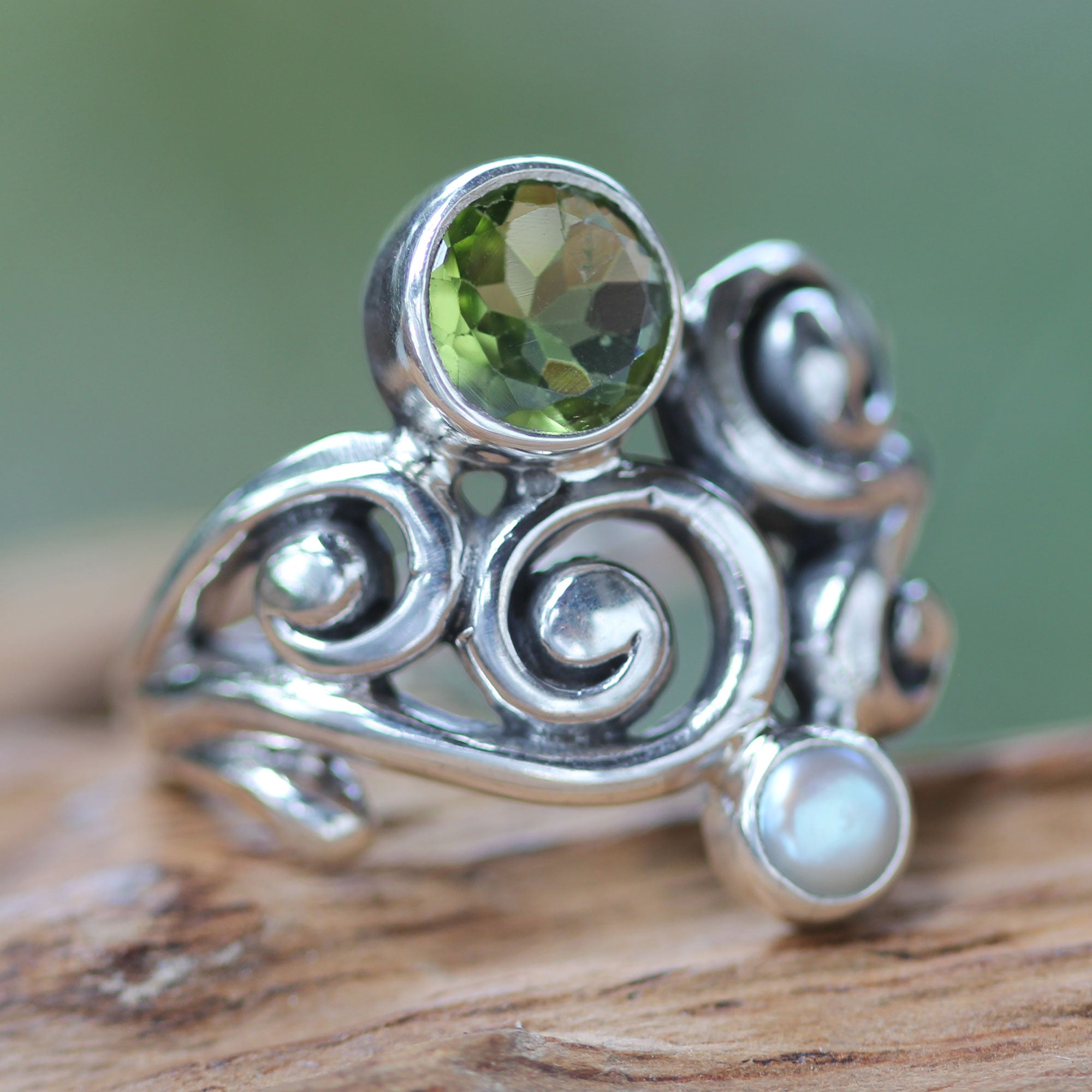 Premium Cloud Song Peridot & Pearl Cocktail Ring - Handcrafted Elegance