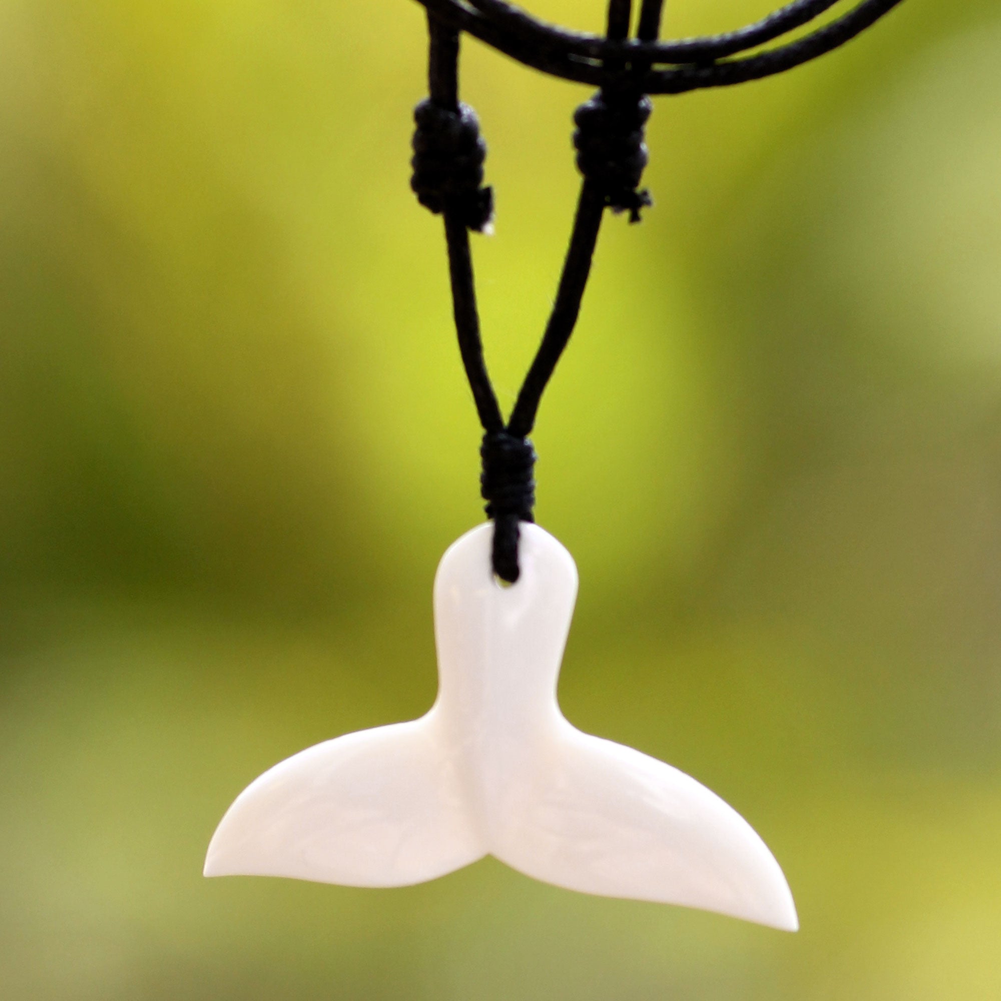 Premium Whale Tail Bone Pendant Necklace - Handcrafted Elegance