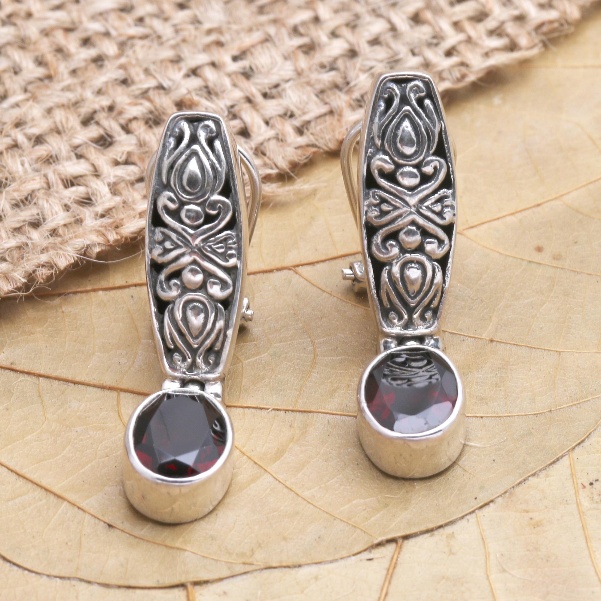 Premium Pura Dalem Garnet & Silver Drop Earrings – Timeless Elegance