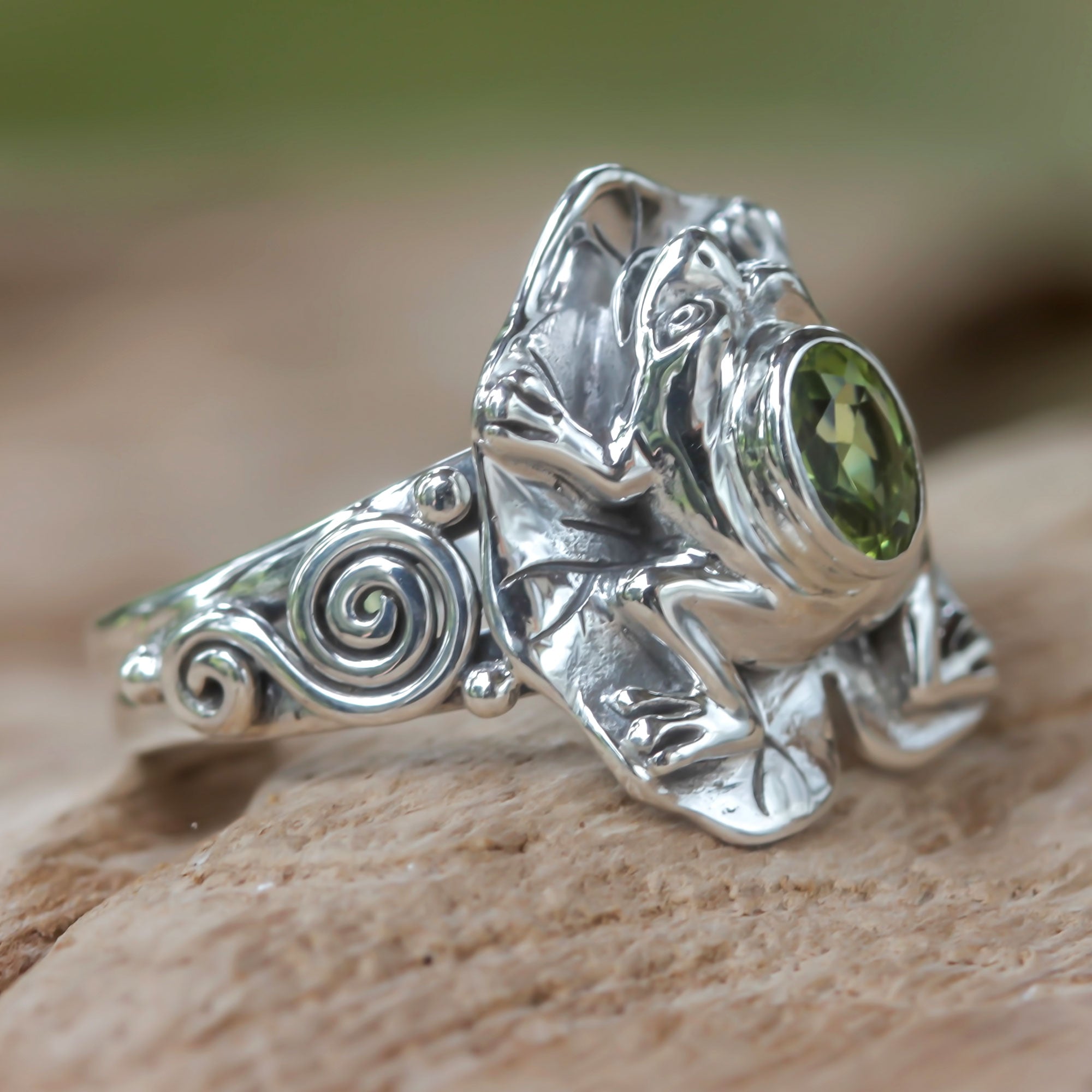 Premium Tropical Frog Silver Peridot Ring - Handmade in Bali