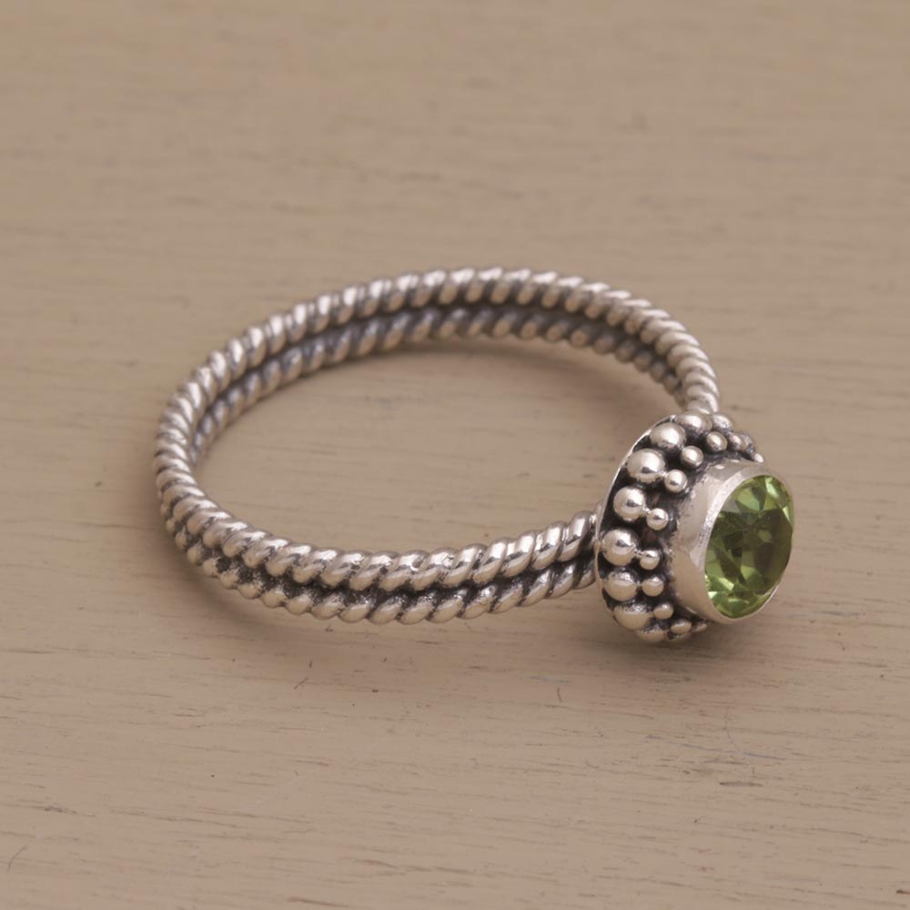 Premium Handmade Peridot and Sterling Silver Ring – Timeless Elegance