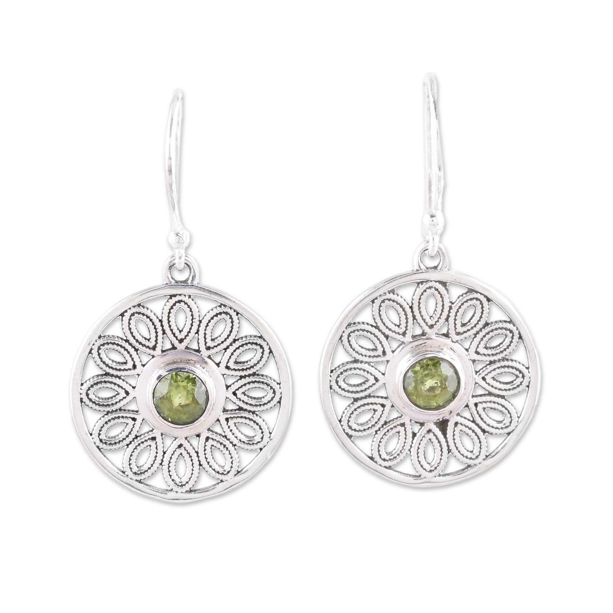 Premium Sterling Silver Peridot Daisy Dangle Earrings – Elegant Floral Design