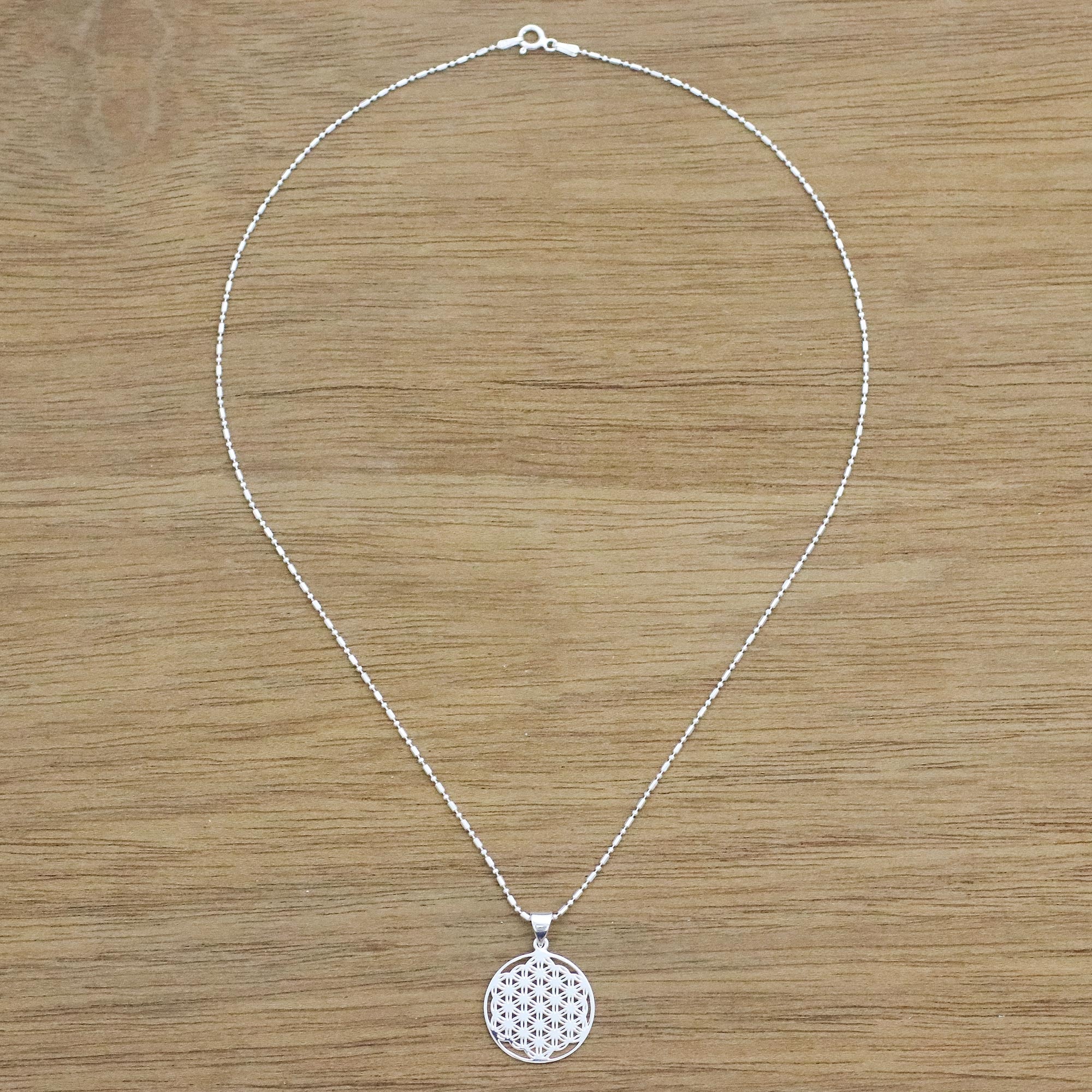 Premium Sterling Silver Snowflake Pendant Necklace – Timeless Elegance from Thailand