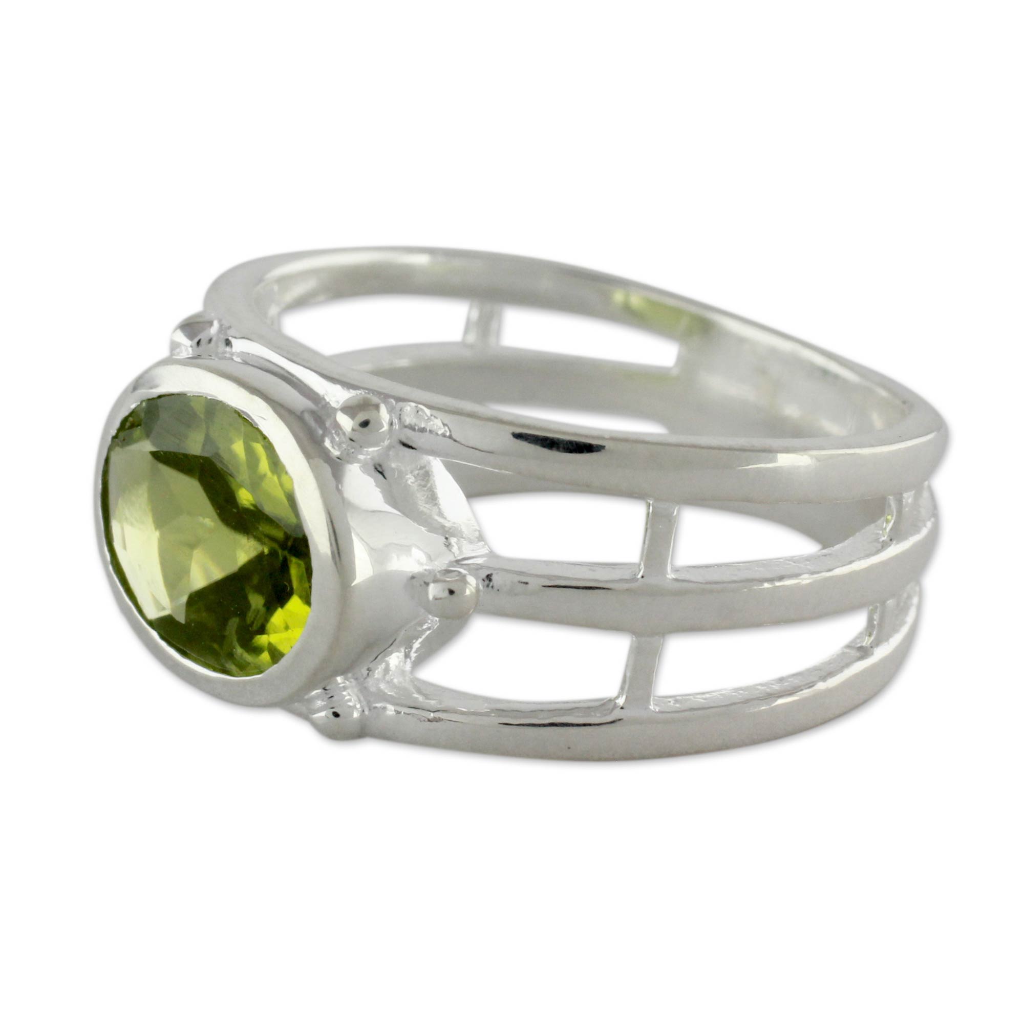 Premium Forest Glow Peridot Ring – Sterling Silver Elegance