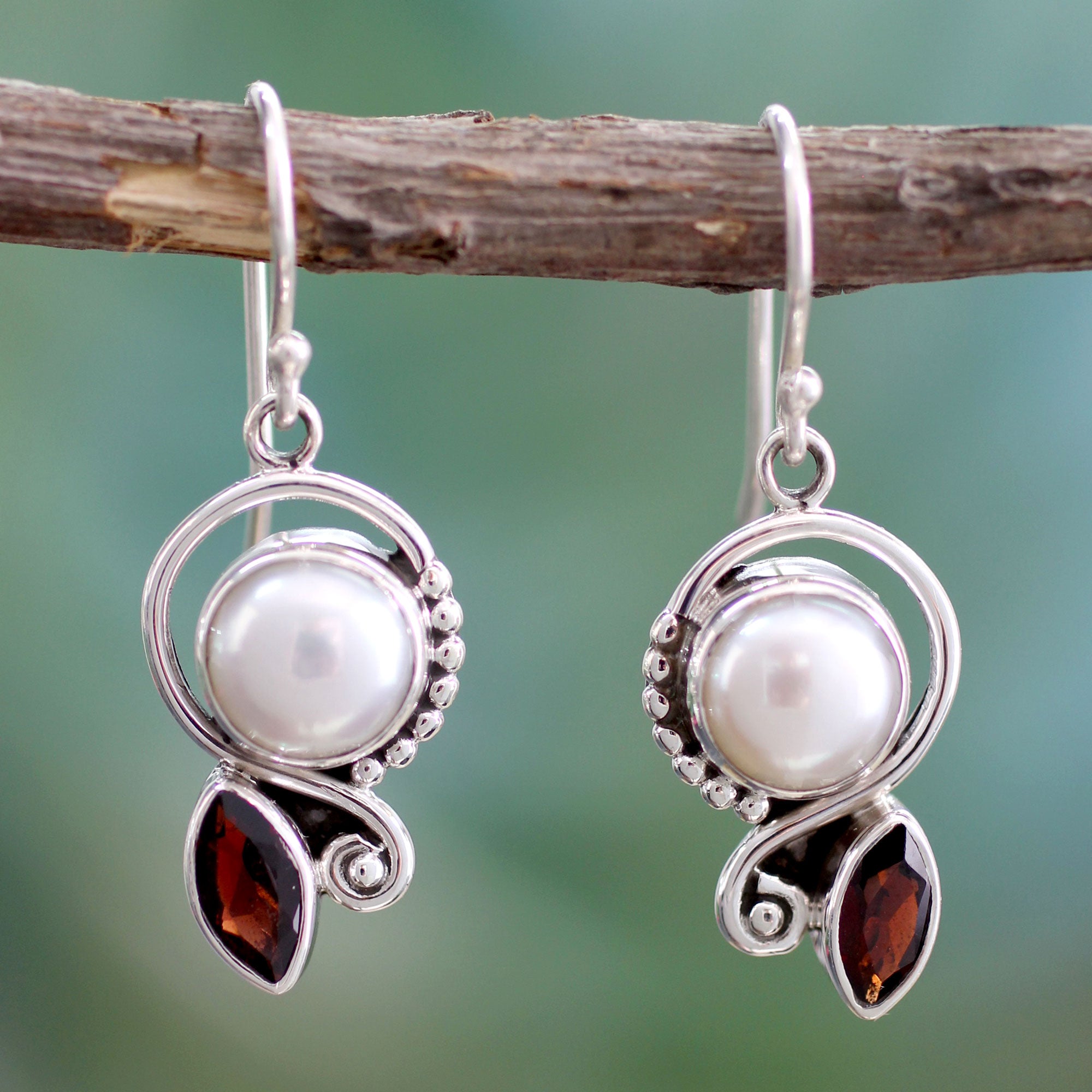 Premium Elegance Garnet & Pearl Dangle Earrings