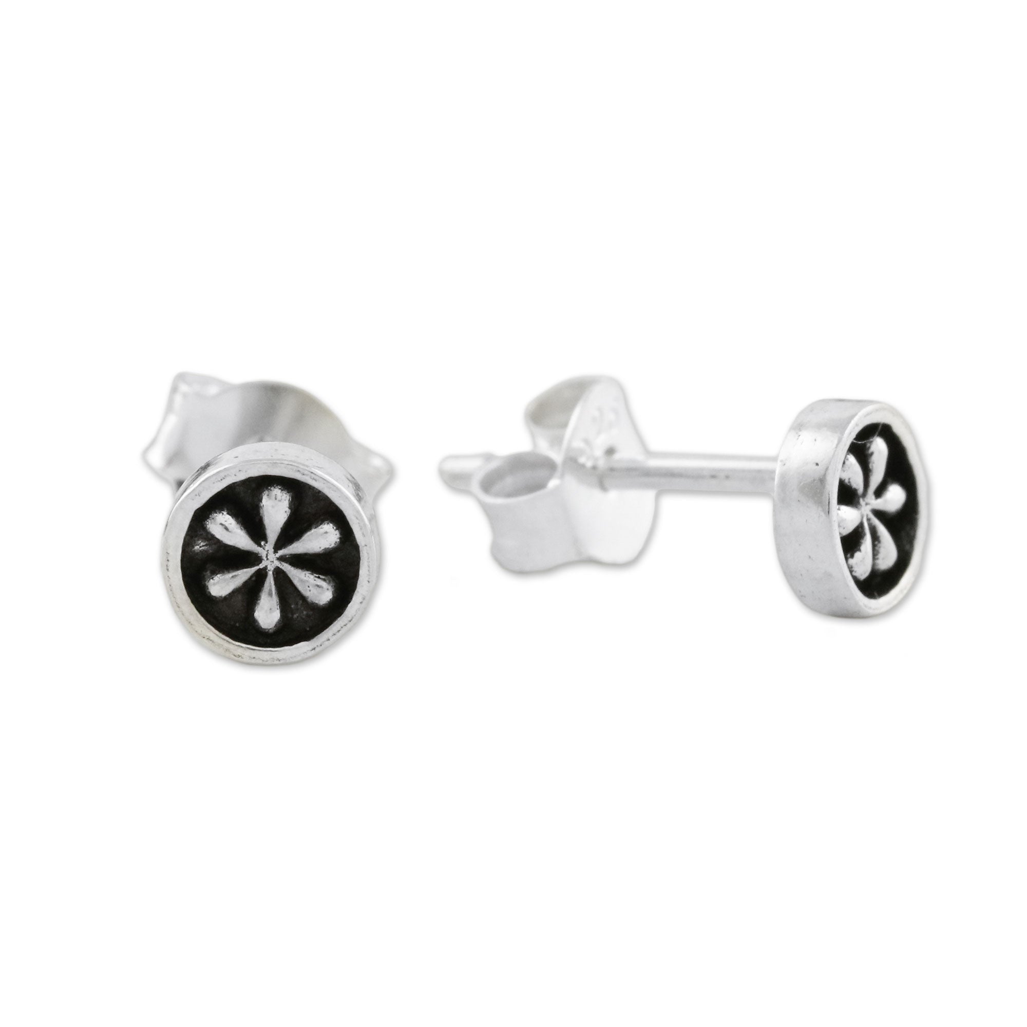 Premium Daisy Circles Sterling Silver Stud Earrings – Handcrafted Floral Elegance from Thailand