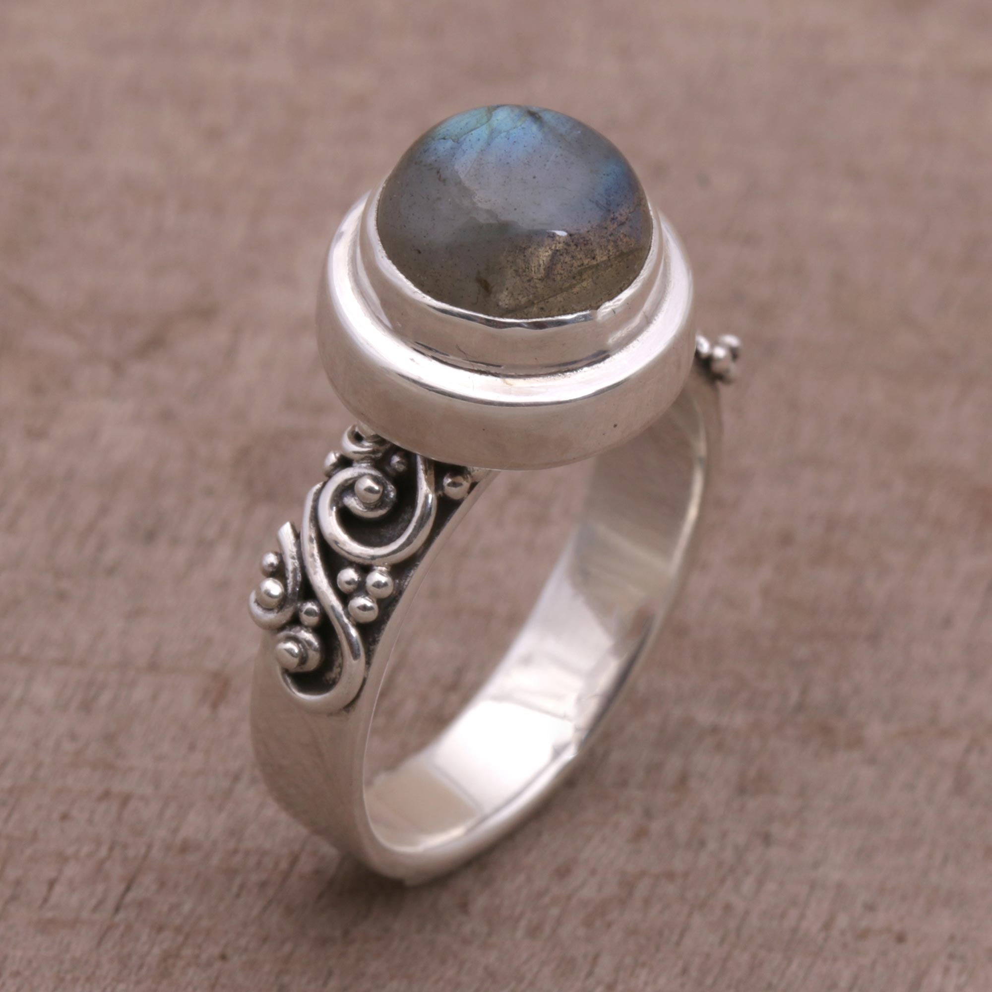 Premium Labradorite Silver Ring - Handcrafted Elegance