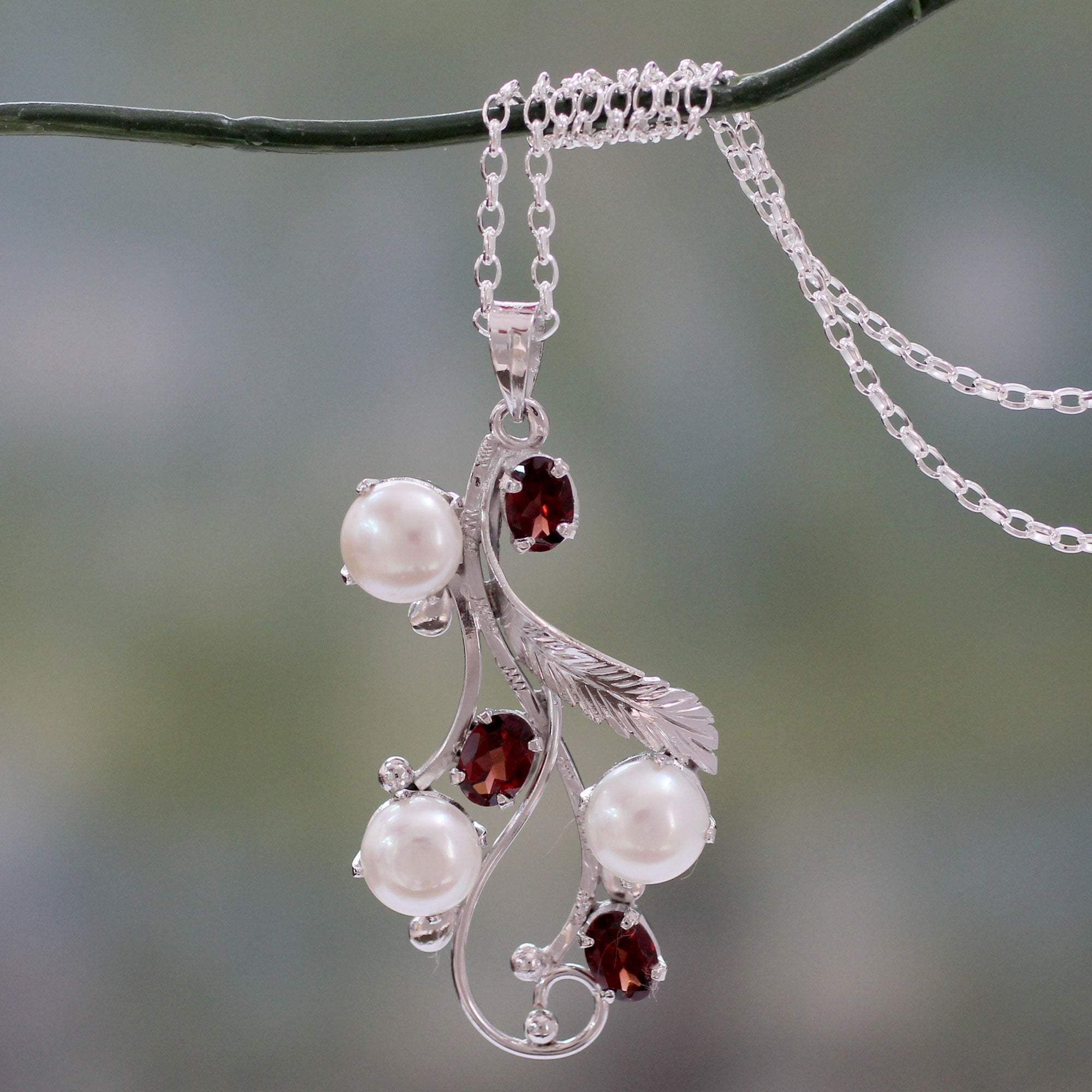 Premium Garnet Pearl Necklace - Nature's Elegance