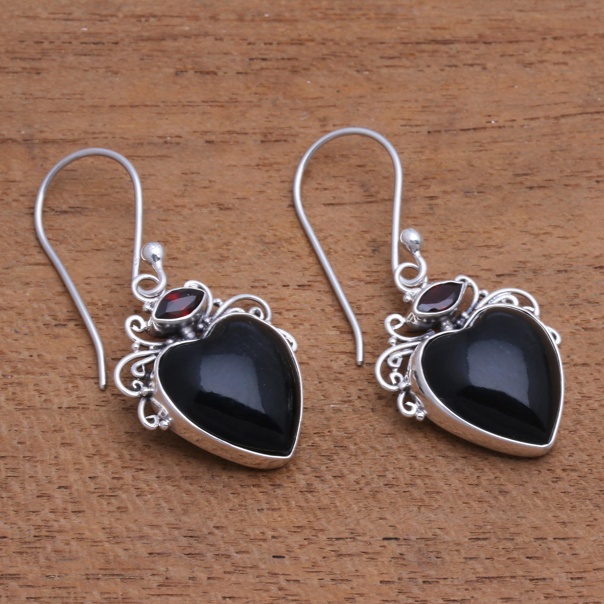 Premium Heart-Shaped Garnet & Horn Dangle Earrings – Handcrafted in Bali