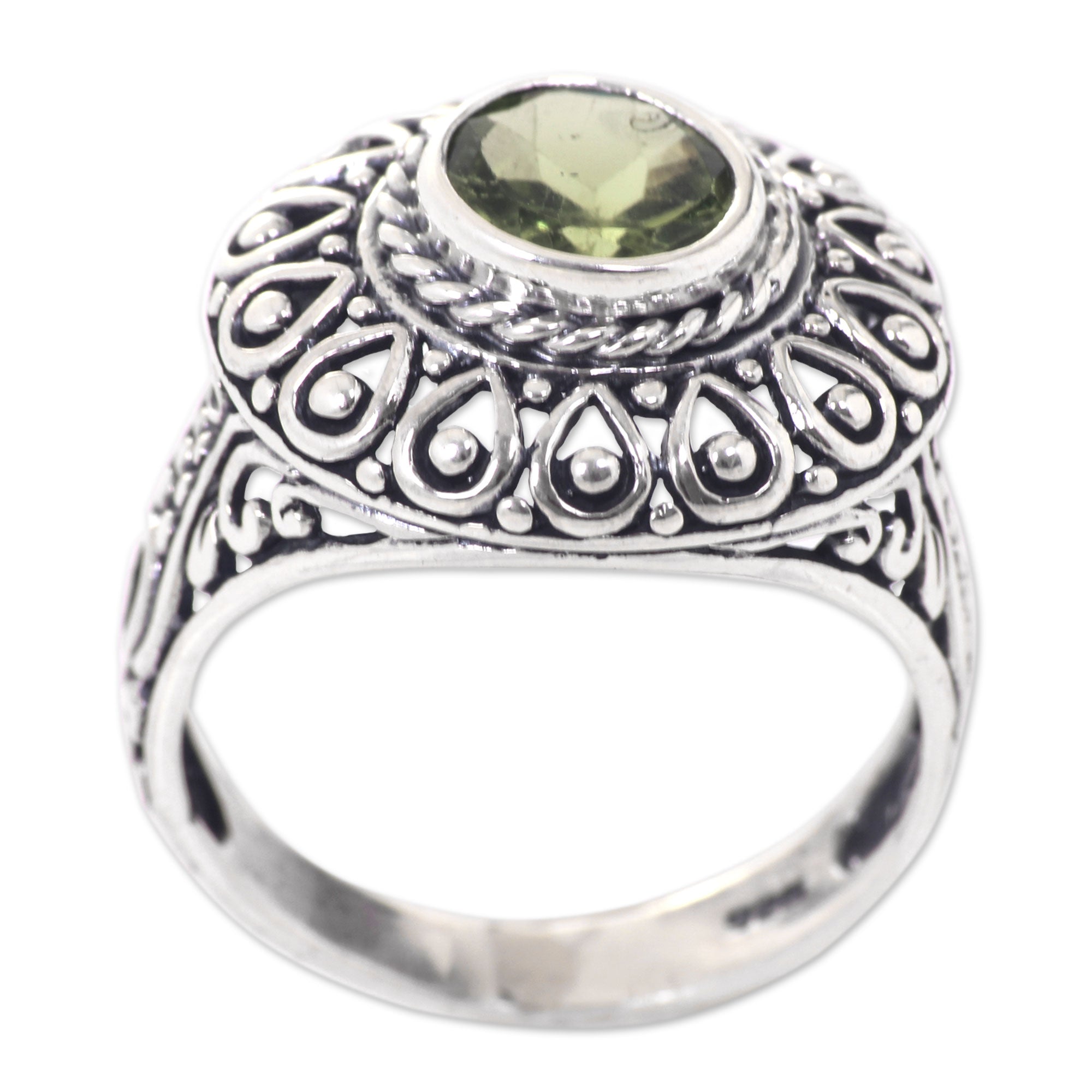 Premium Jatiluwih Peridot & Sterling Silver Artisan Ring – Bali Inspired Elegance