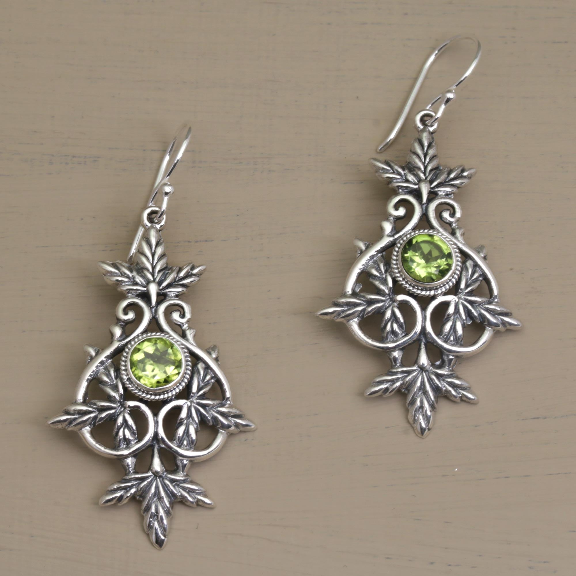 Premium Vintage Peridot & Silver Earrings – Timeless Elegance