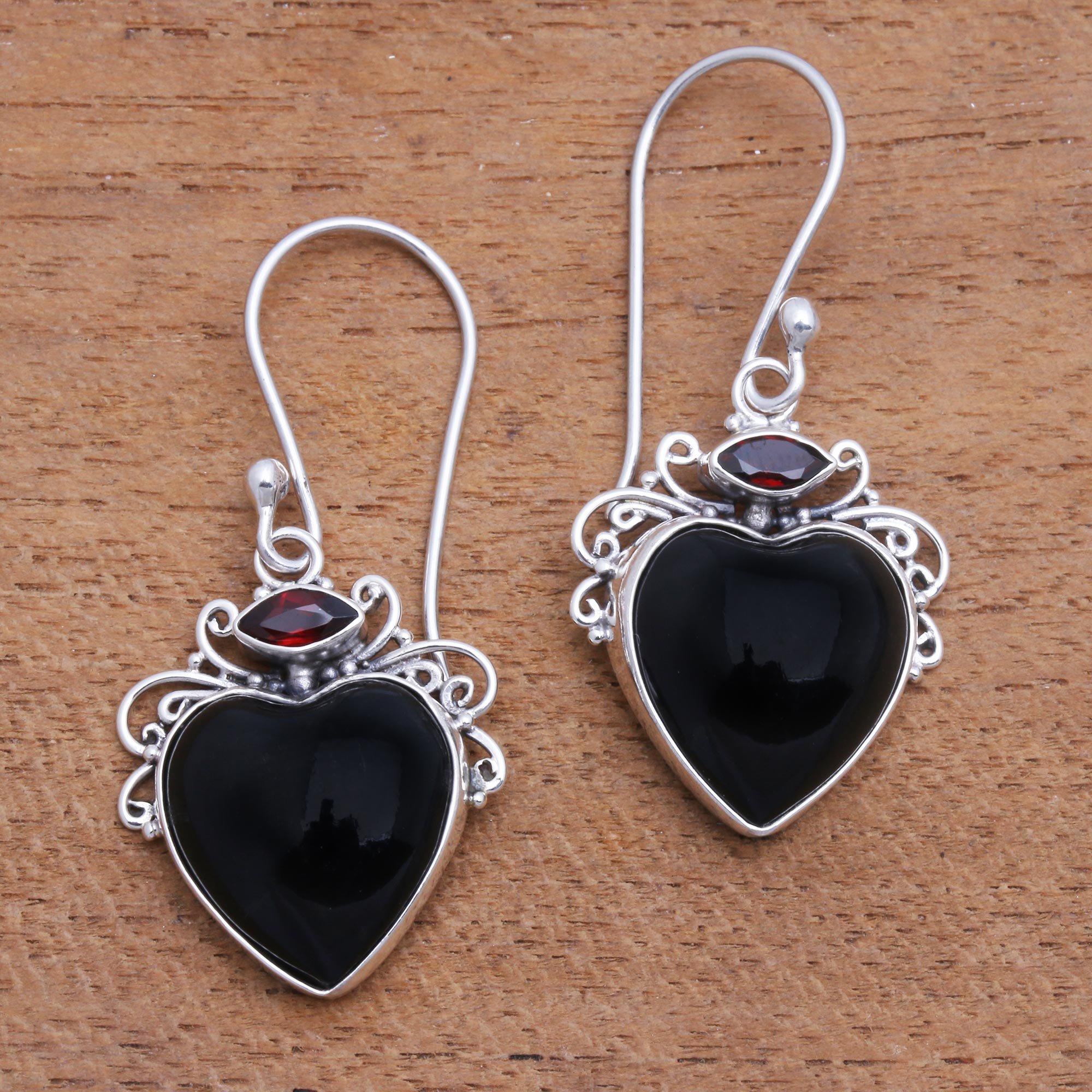 Premium Heart-Shaped Garnet & Horn Dangle Earrings – Handcrafted in Bali