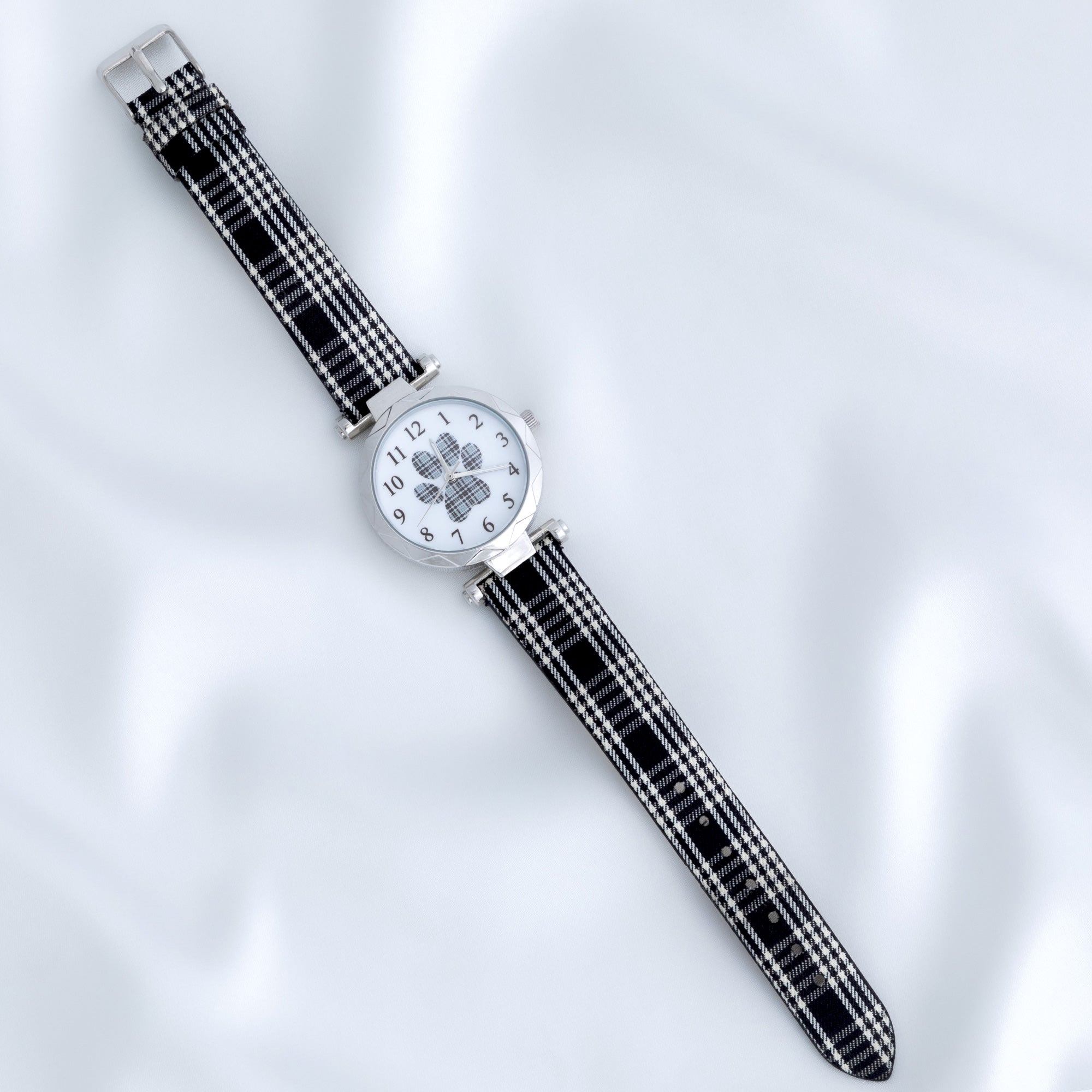 Ultimate Plaid Paw Print Watch - Stylish & Water-Resistant