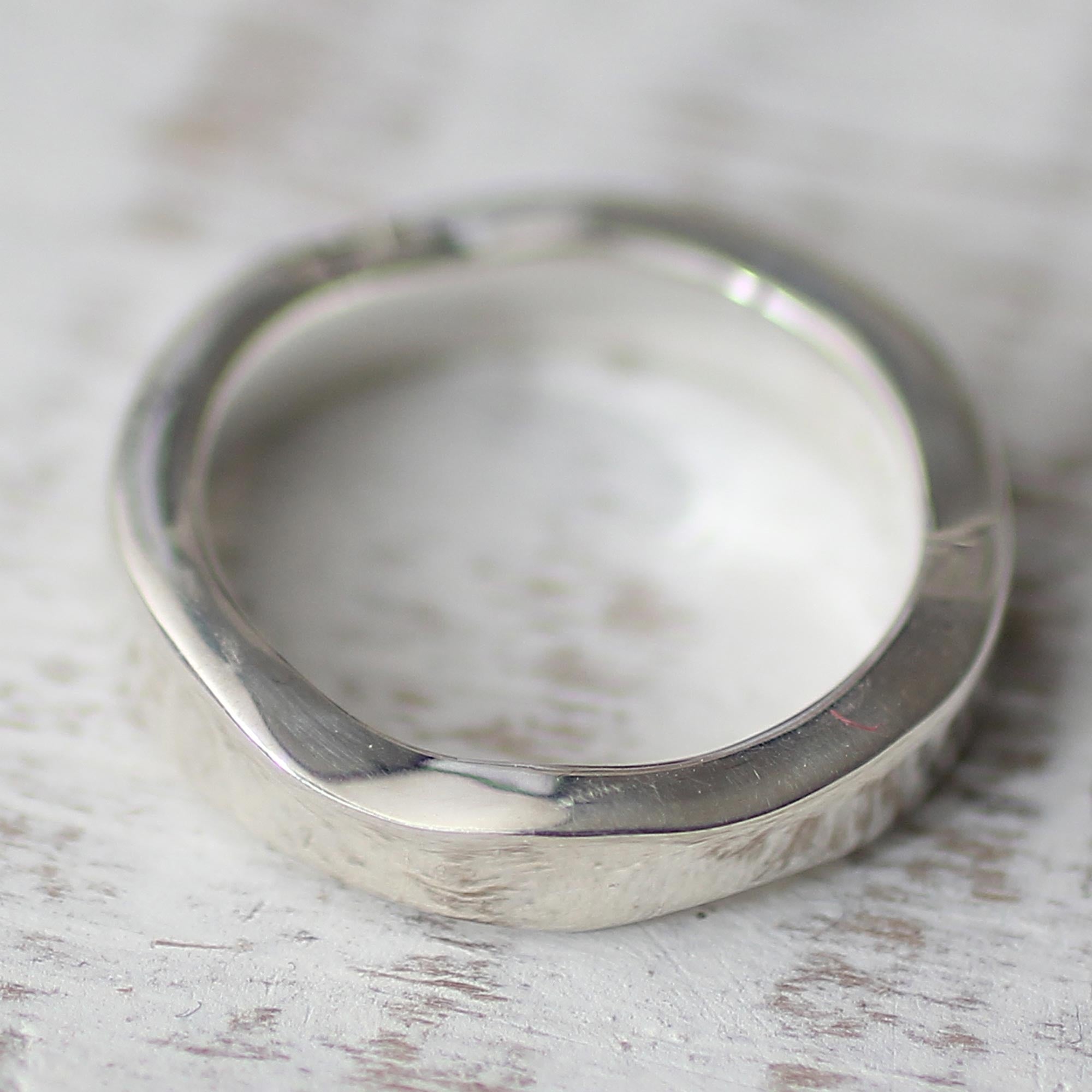 Premium Curvy Elegance Silver Band Ring