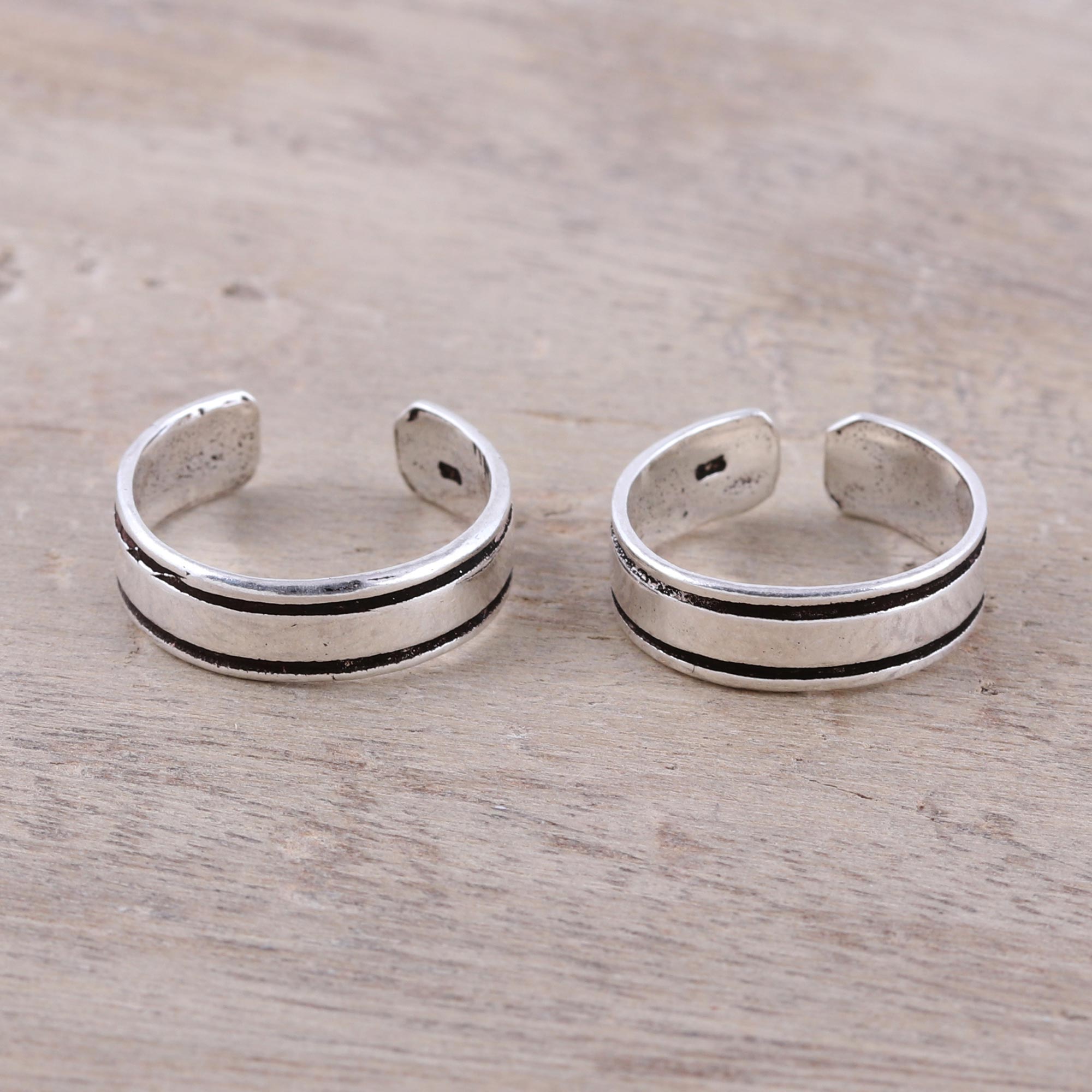 Premium Adjustable Sterling Silver Minimalist Toe Rings – Striped Design