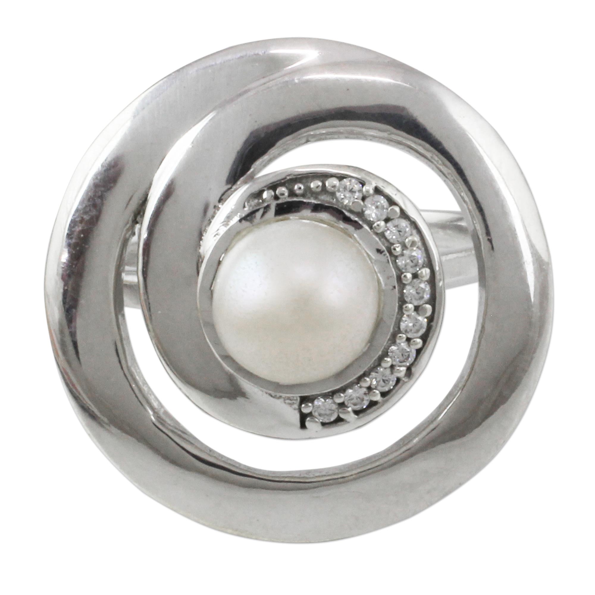 Premium Elegance: Contemporary Silver Pearl Ring with Cubic Zirconia